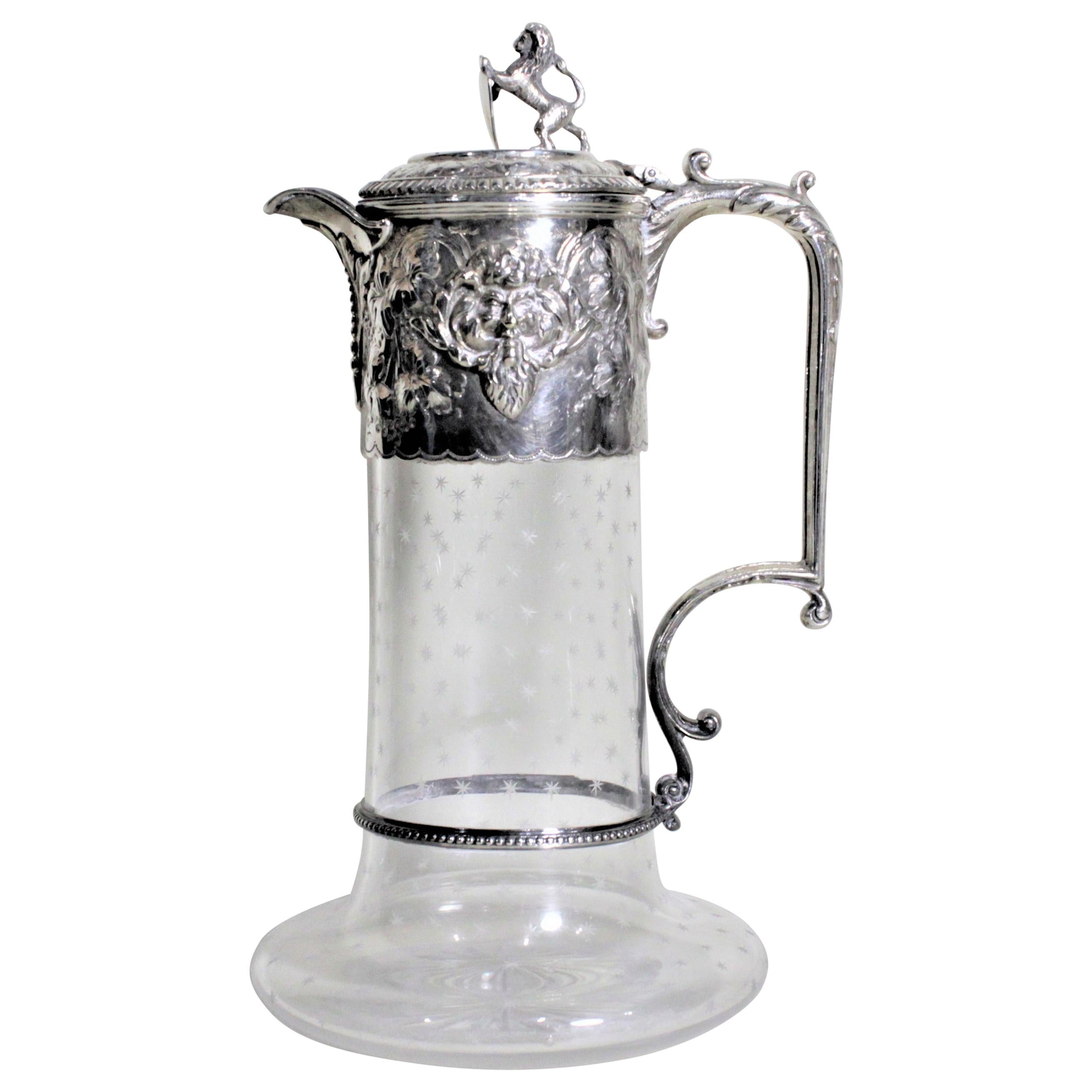 Antigua jarra o decantador inglés de clarete chapado en plata y cristal tallado