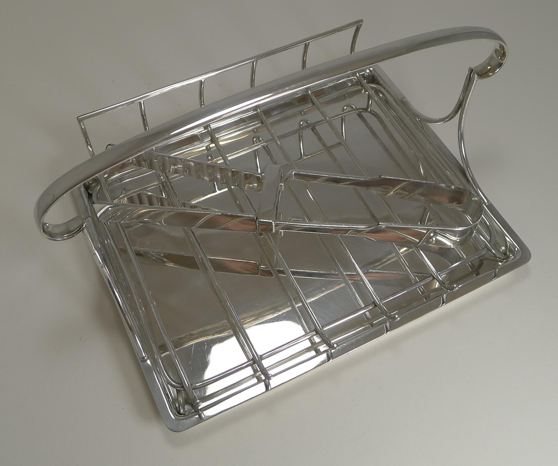English Silver Plated Asparagus Serving Dish, circa 1910 by Mappin and Webb In Good Condition For Sale In Bath, GB