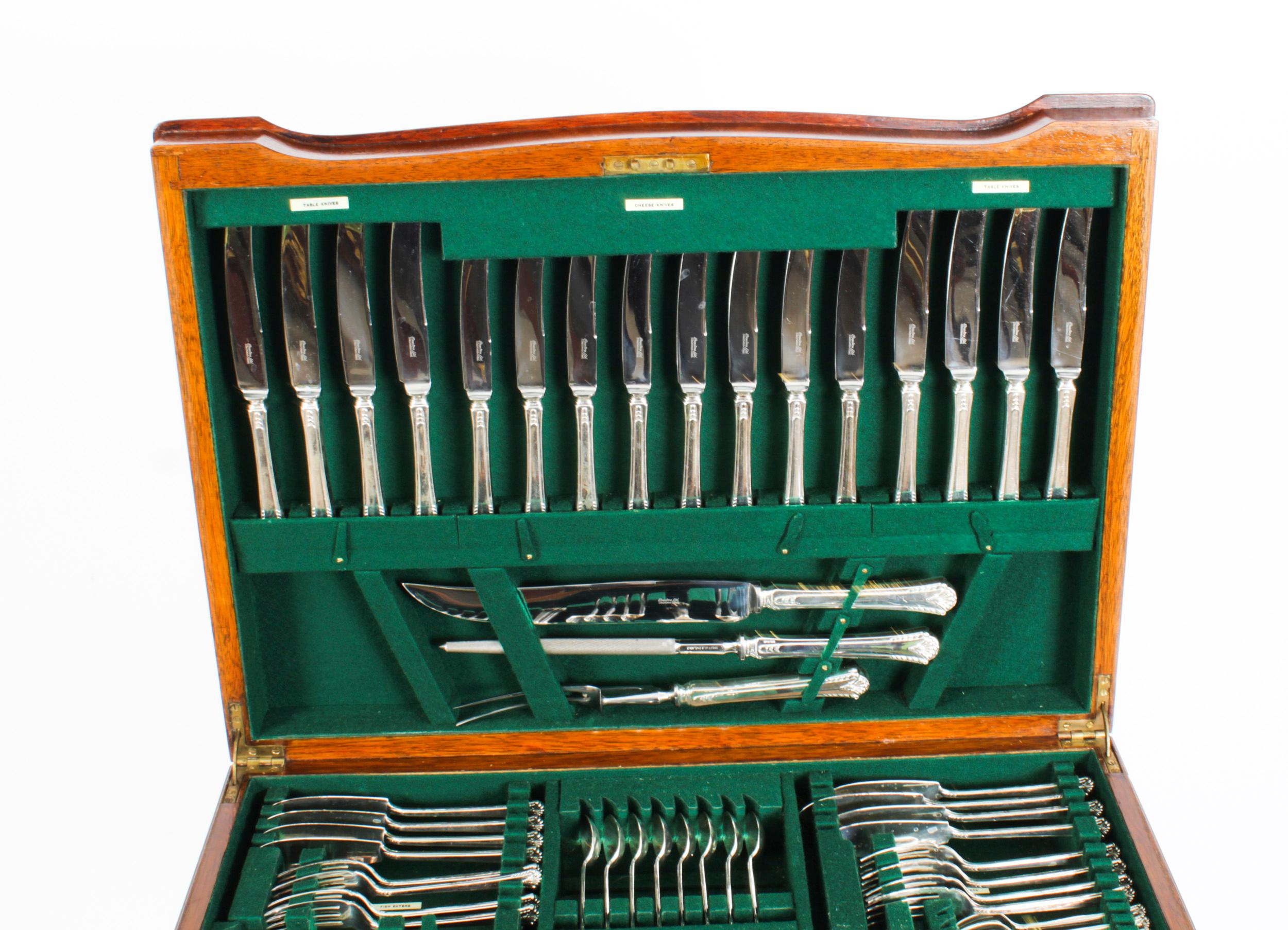 Early 20th Century Antique English Silver Plated Cased 151 Piece 8 Setting Canteen Cutlery, 1920s