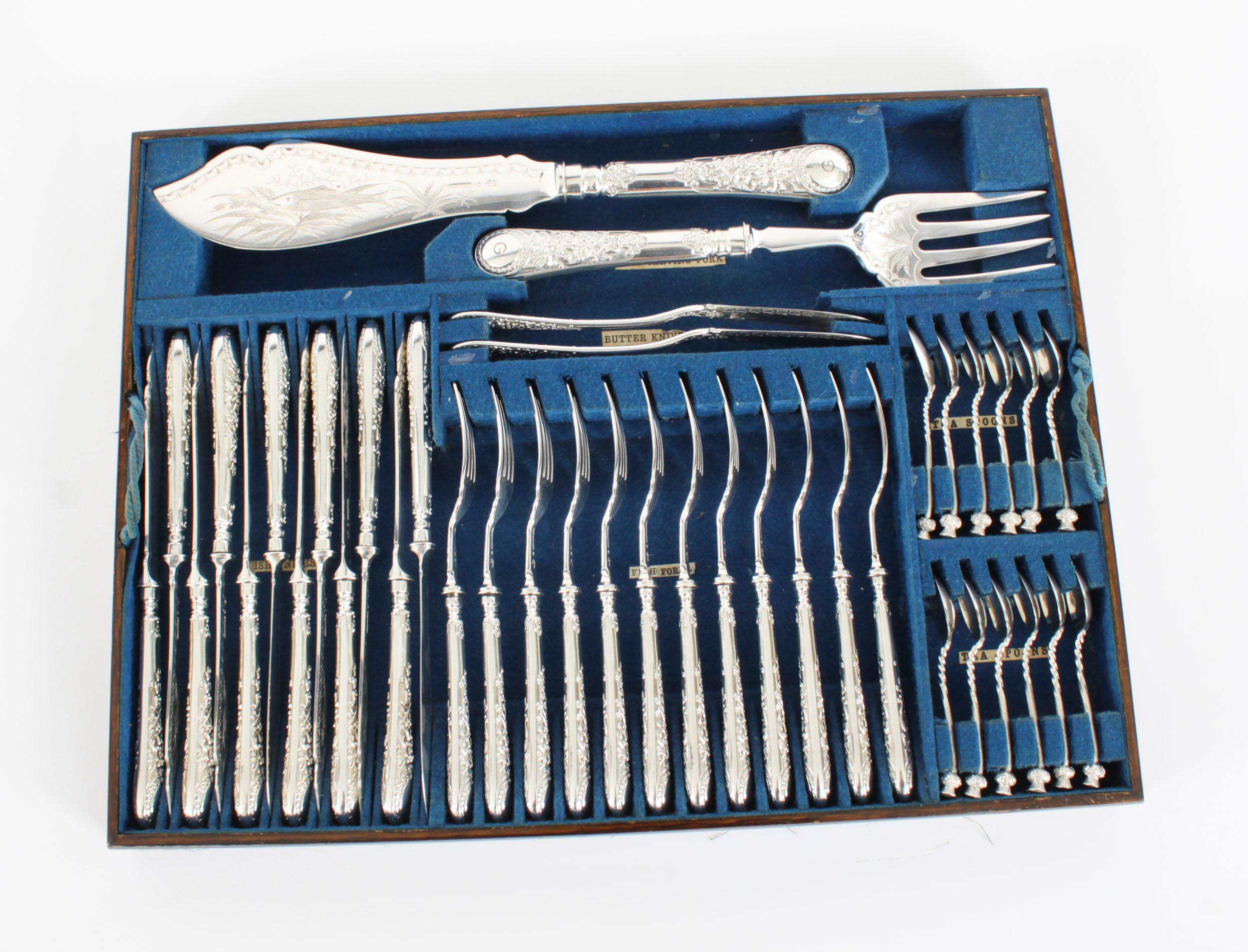 Ancien coffret anglais en métal argenté 155 pièces 24 couverts de service 20ème siècle en vente 4