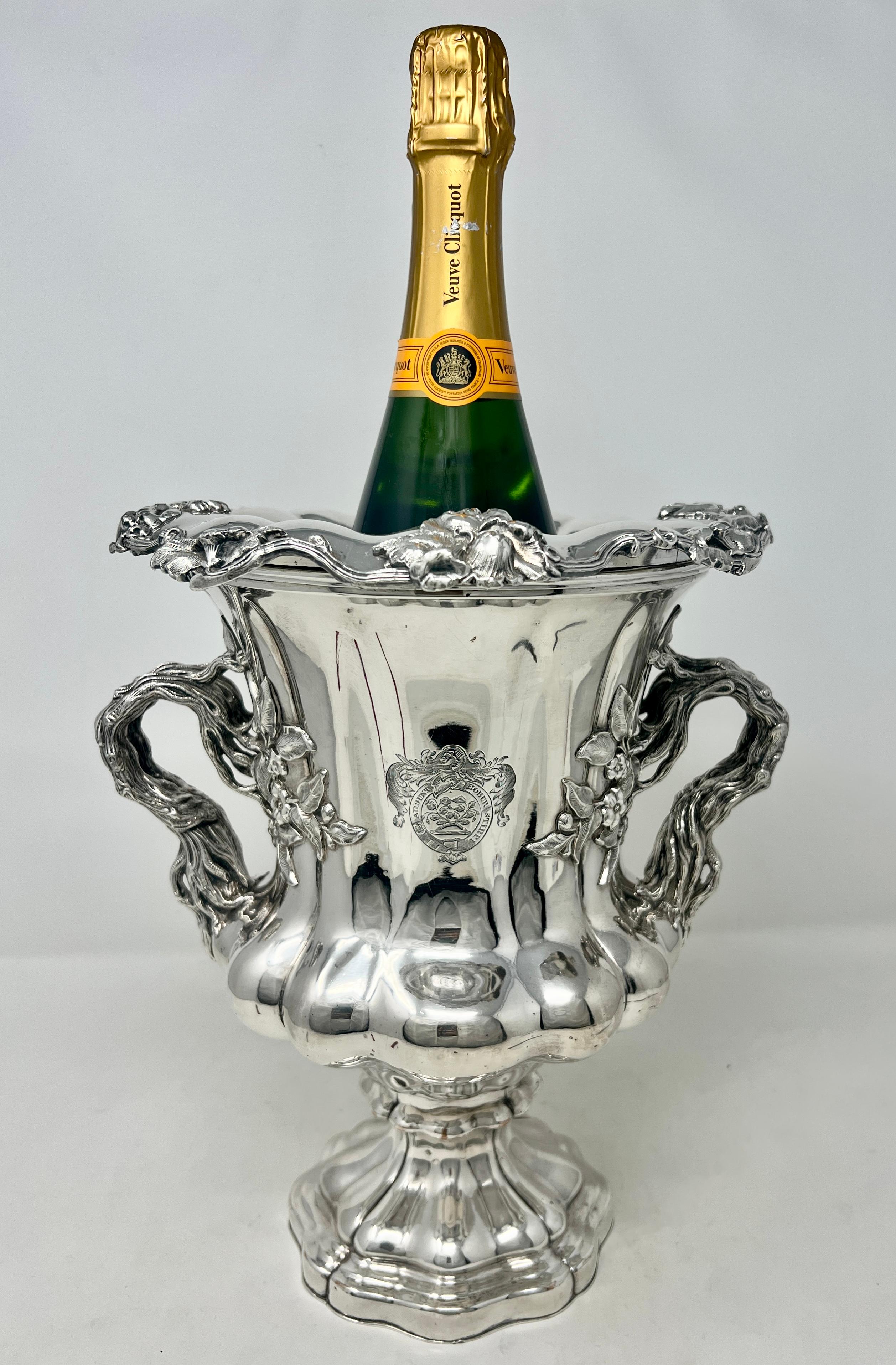 Antique English Silver Plated Champagne Bucket, Circa 1890-1900. In Good Condition In New Orleans, LA