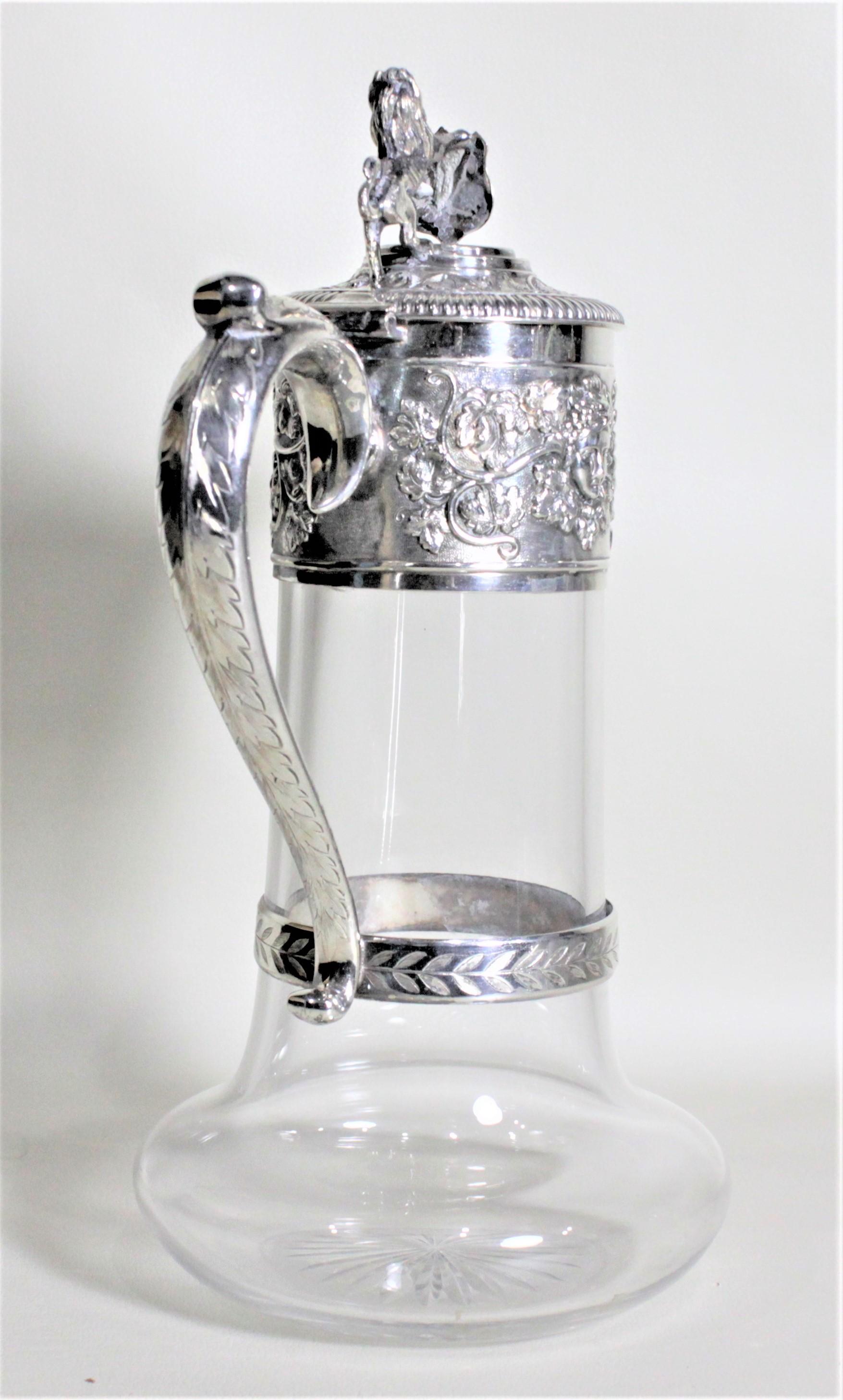 Antigua jarra o decantador inglés de clarete chapado en plata y cristal tallado en Bueno estado para la venta en Hamilton, Ontario
