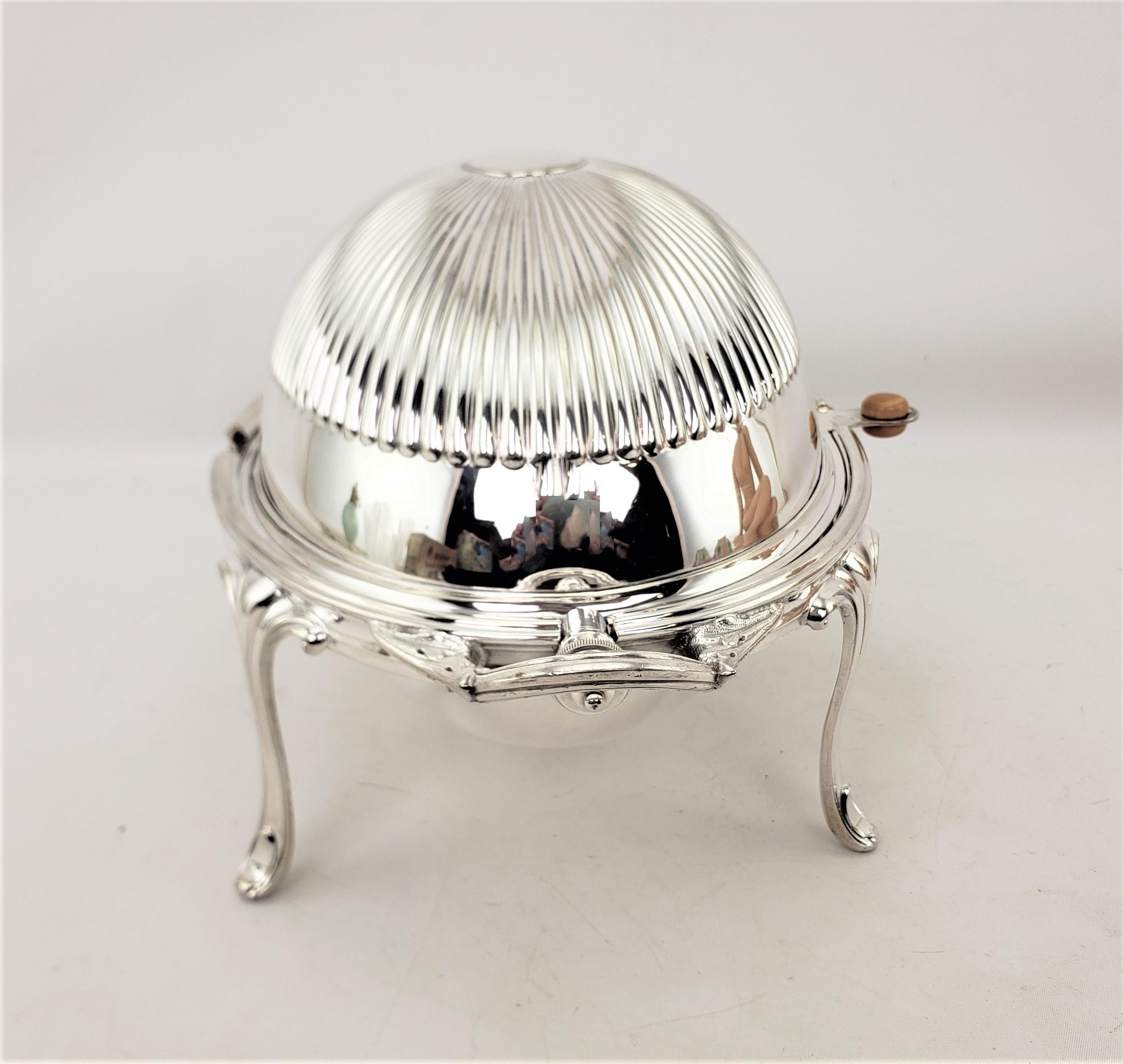 Antique English Silver Plated Domed Breakfast Warmer or Server In Good Condition In Hamilton, Ontario