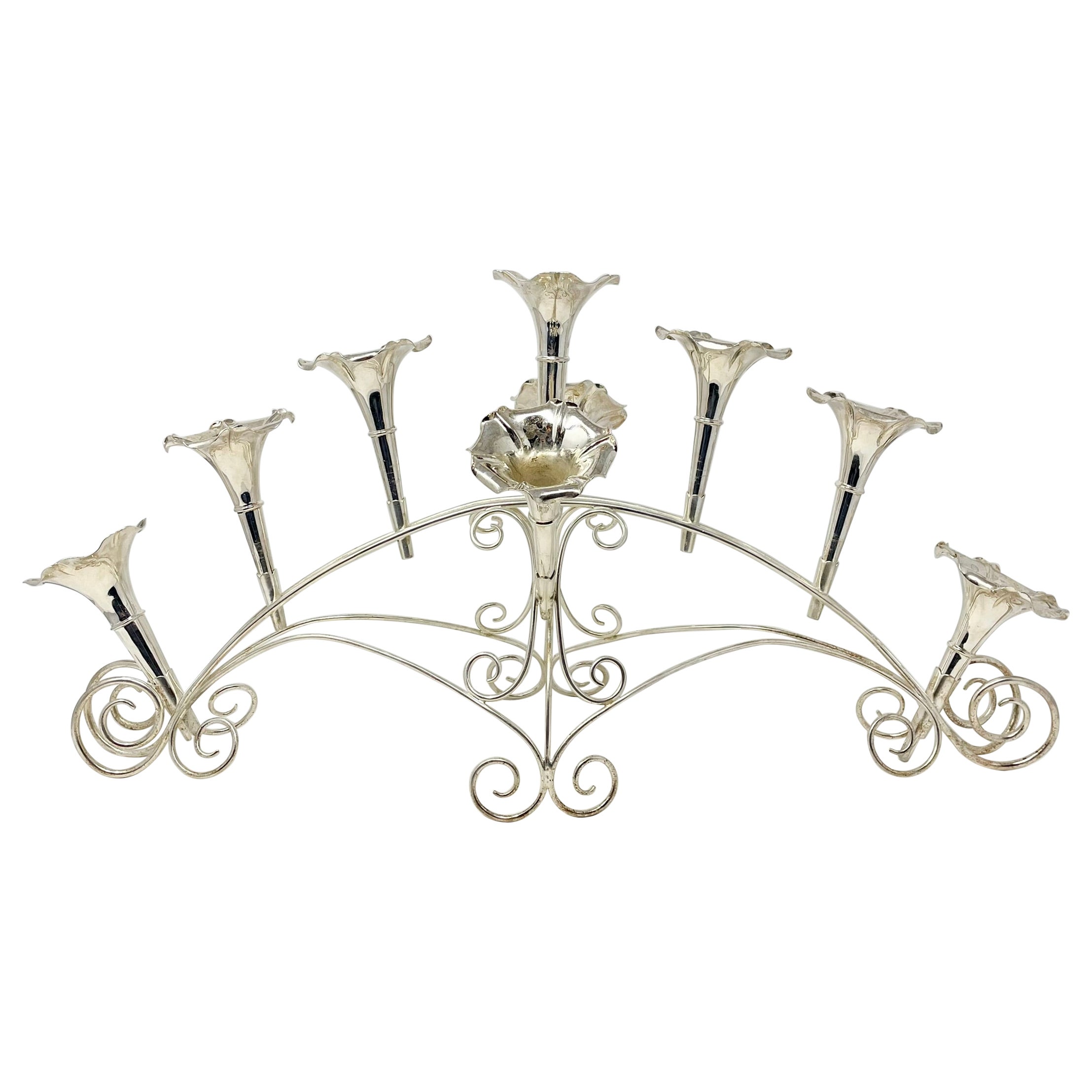 Epergne florale anglaise ancienne en métal argenté, vers 1890. en vente