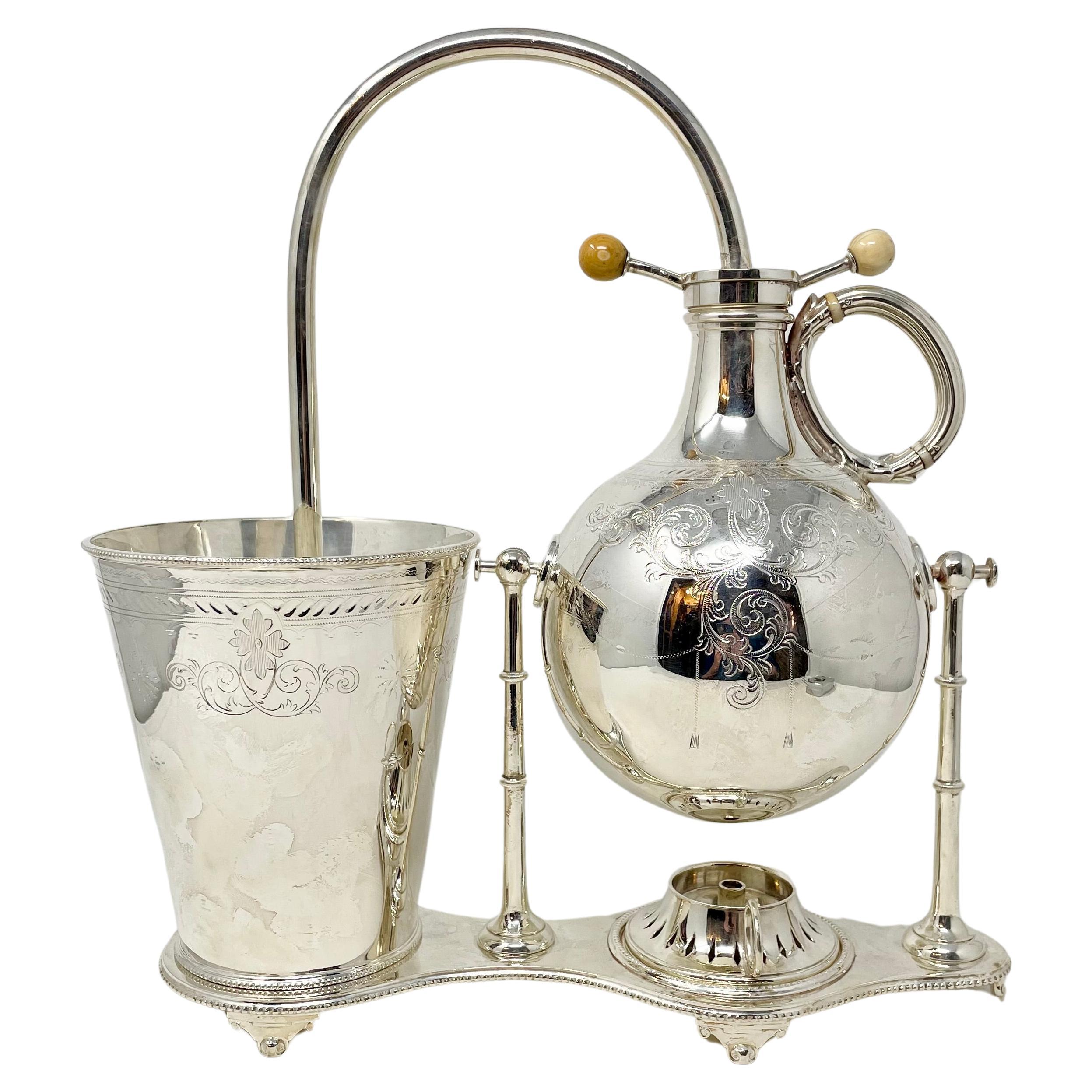 Ancien fabricant de café siphon anglais en métal argenté, vers 1870. Bon état - En vente à New Orleans, LA