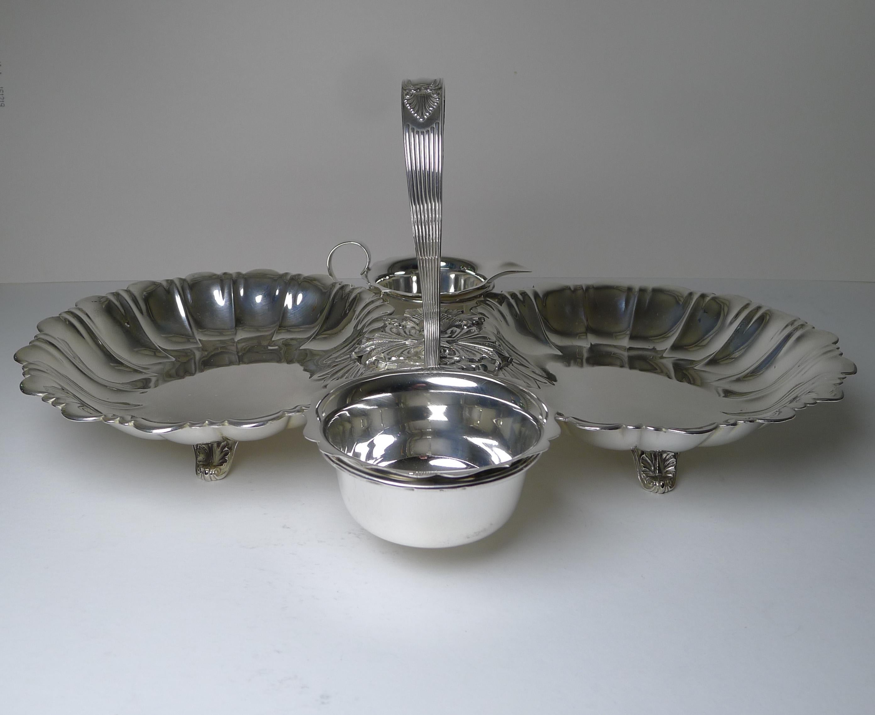 Antique English Silver Plated Strawberry Set by Walker & Hall, c.1895 In Good Condition In Bath, GB