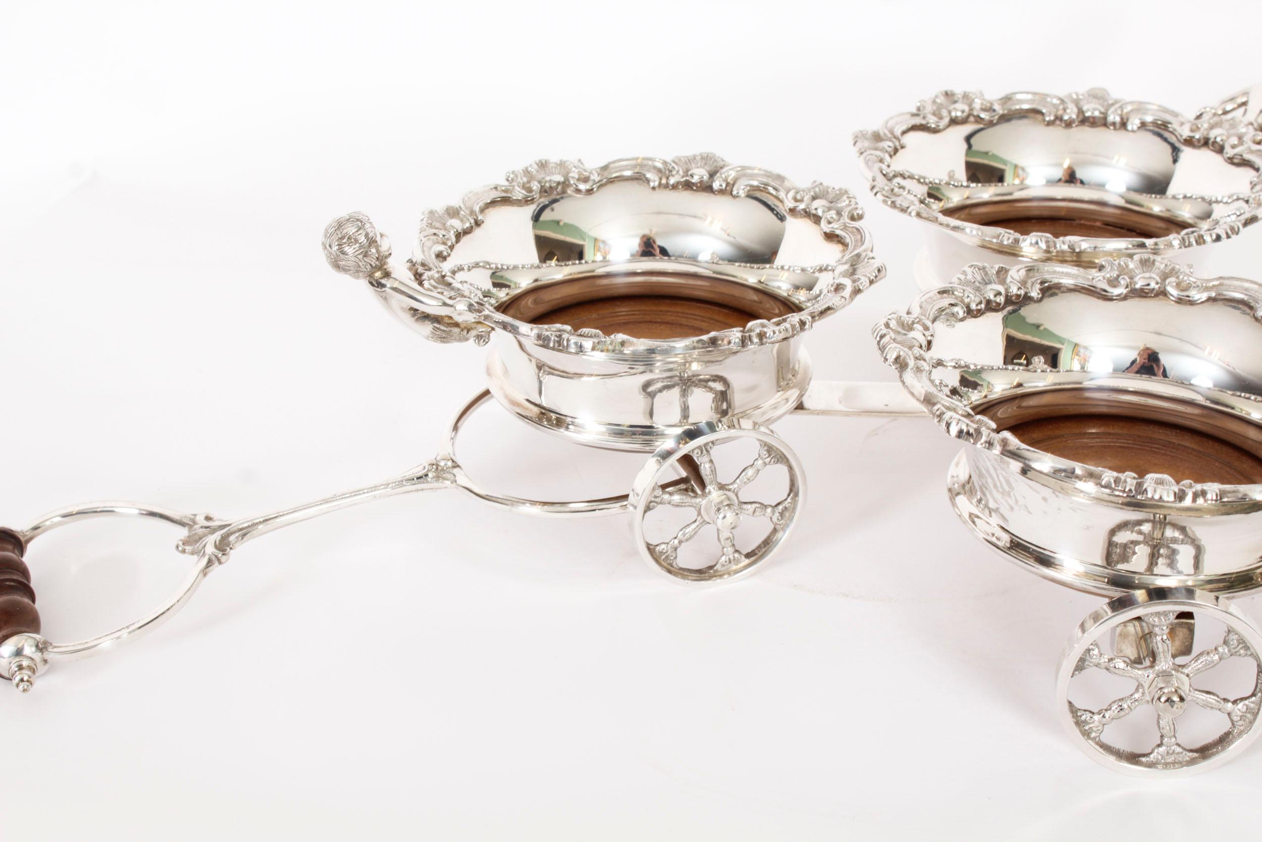 Antique English Silver Plated Triple Drinks Cart Coaster 20th C In Good Condition For Sale In London, GB