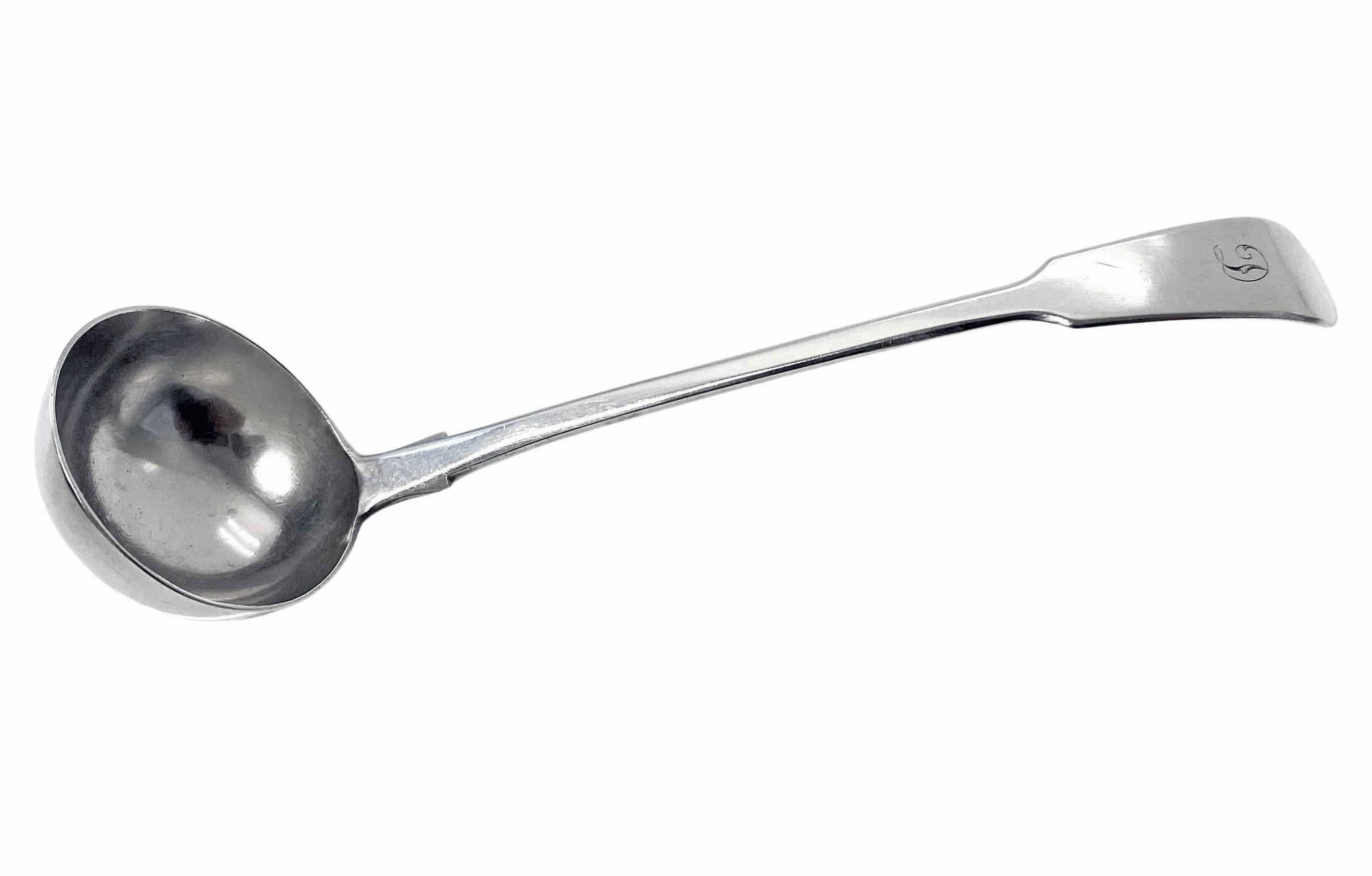 Antique English Silver Toddy Sauce Ladle, London 1854 Lias Bros. In Good Condition For Sale In Toronto, Ontario