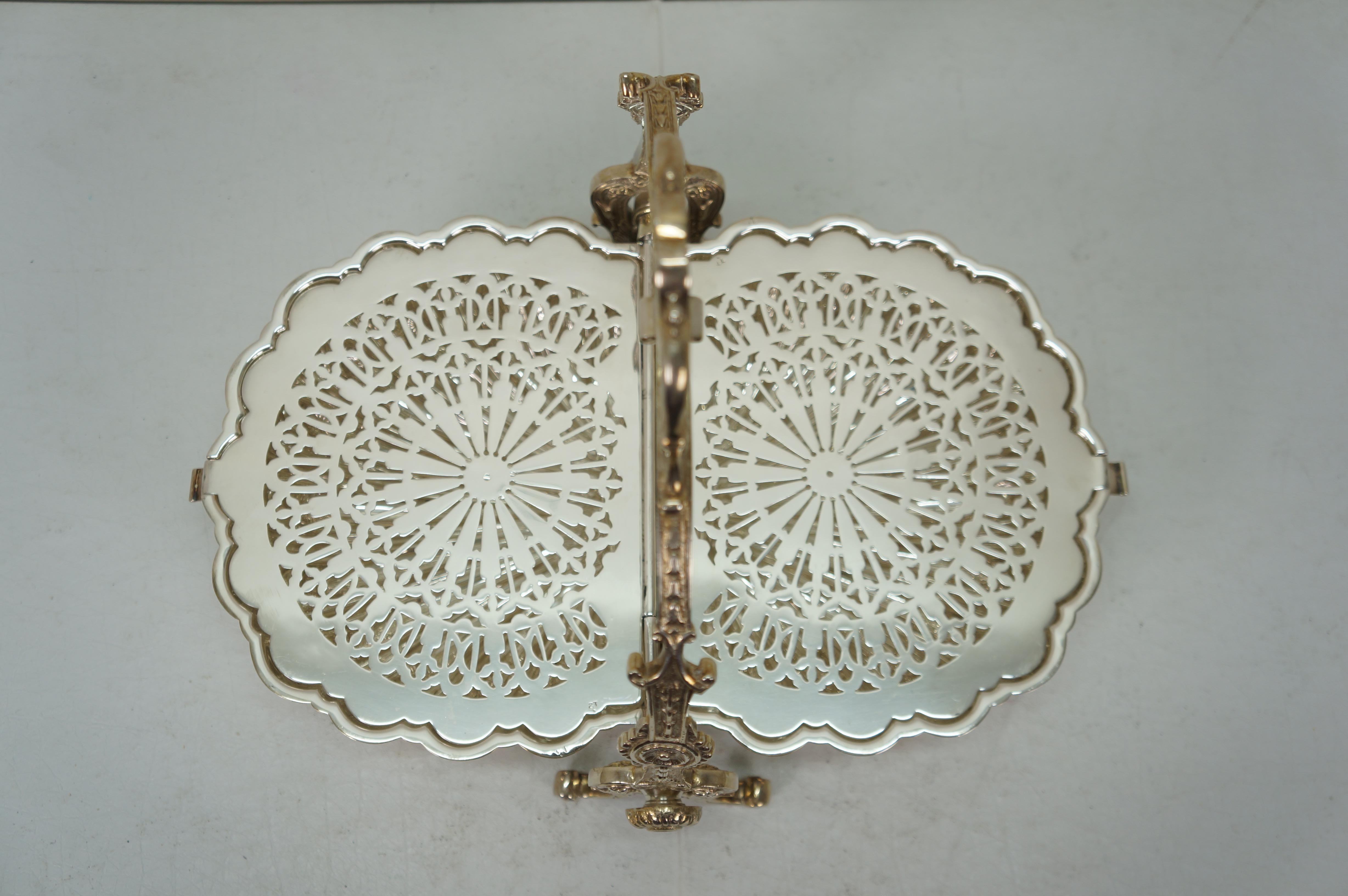 Antique English Silverplate Scalloped Clam Shell Biscuit Box Bun Warmer 11