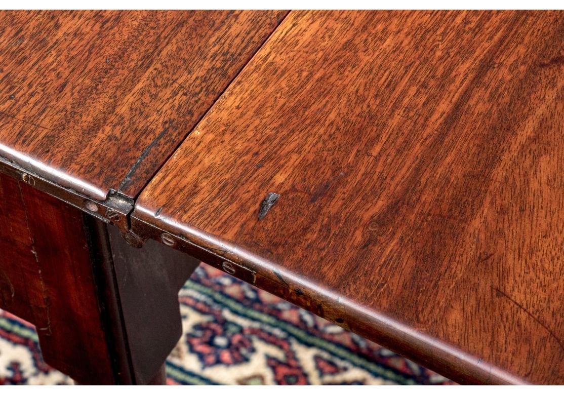 Ancienne table anglaise à pieds de porte à feuilles tombantes en vente 8