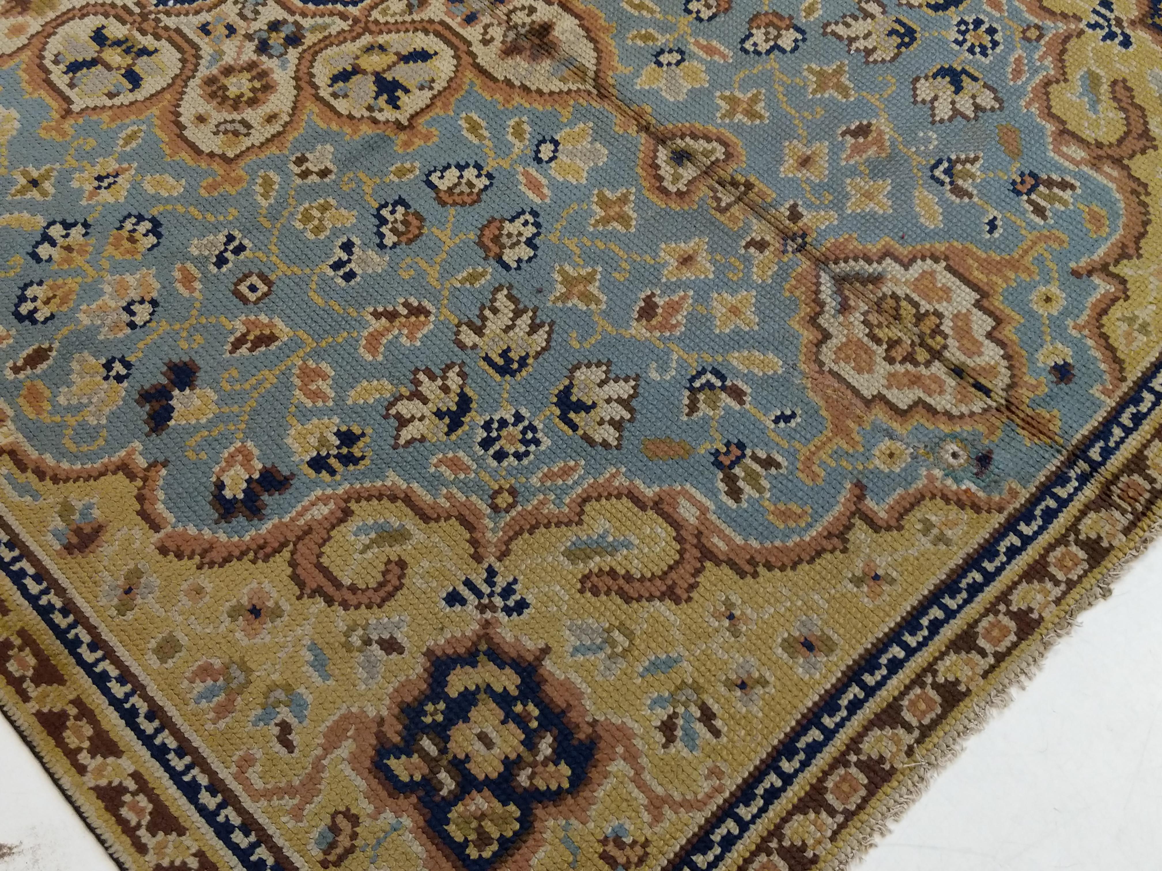 Alfombra Orientalista Inglesa Antigua Azul Cielo Anudado a mano en venta
