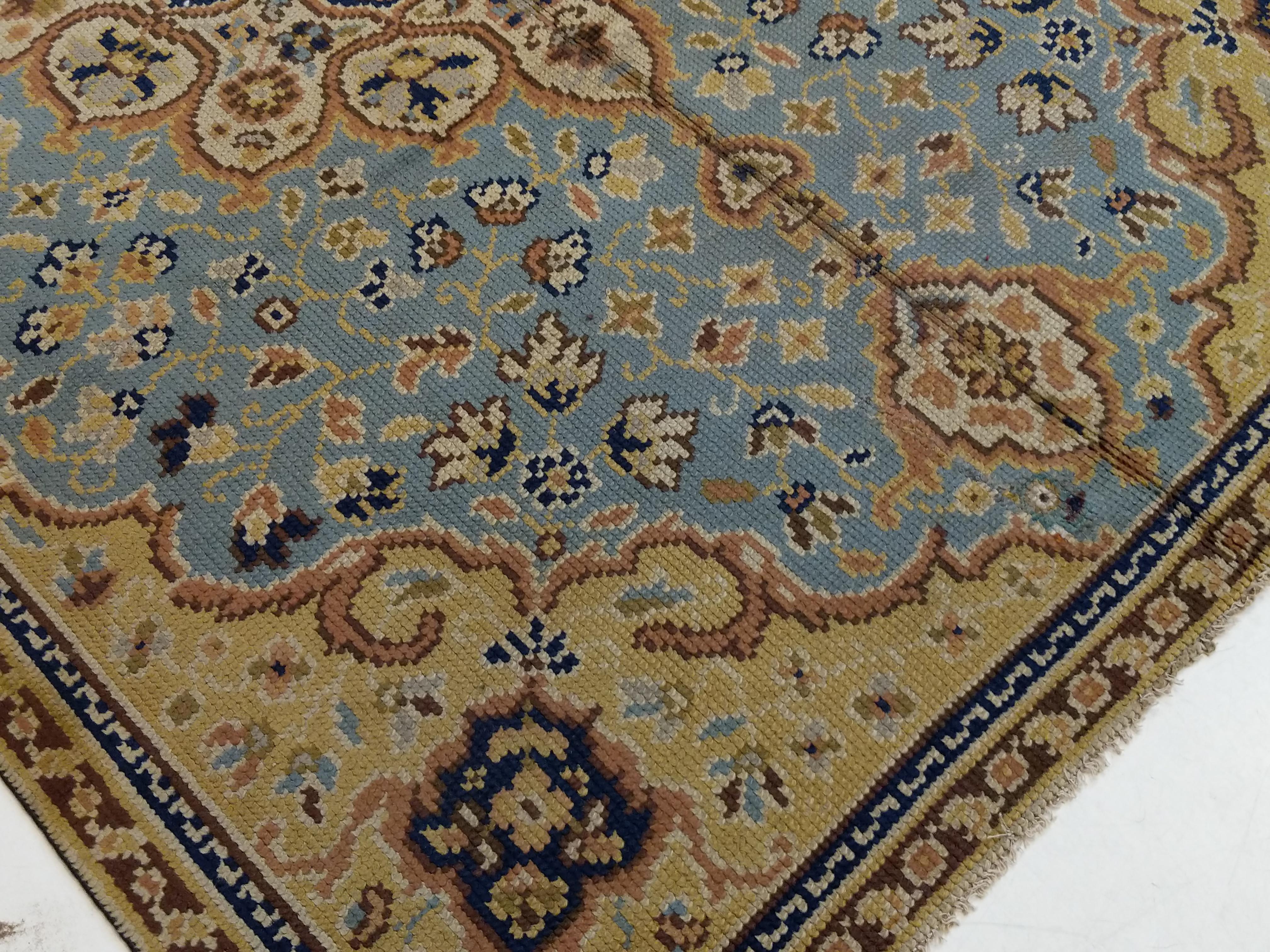 Antique English Sky Blue Orientalist Rug In Fair Condition For Sale In Milan, IT