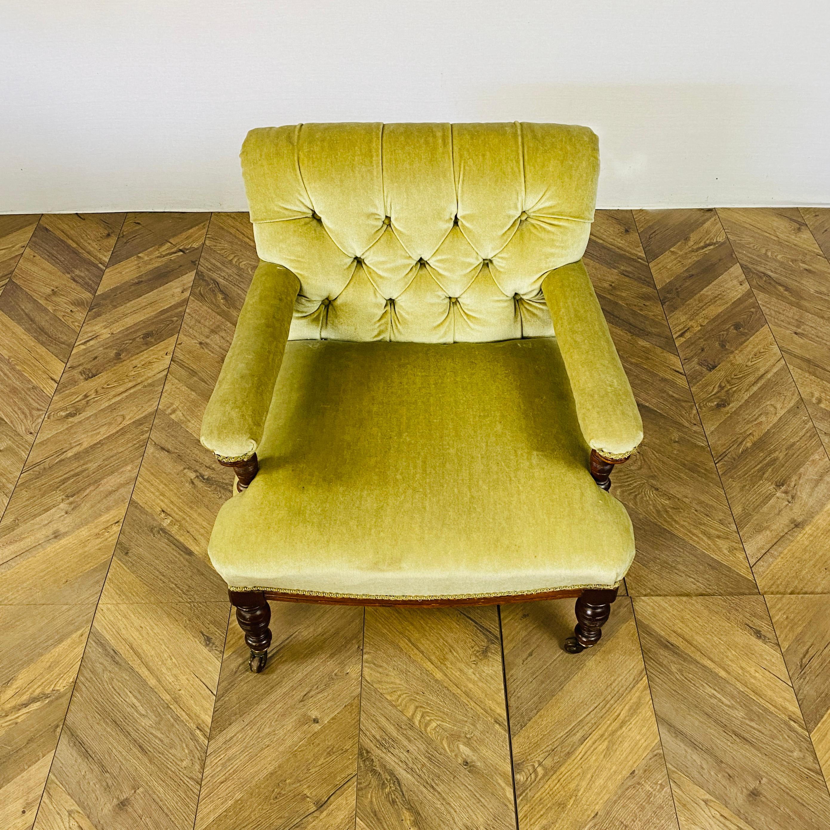 Antique English Small Button-Back Open Armchair on Brass Castors, 1890s 3