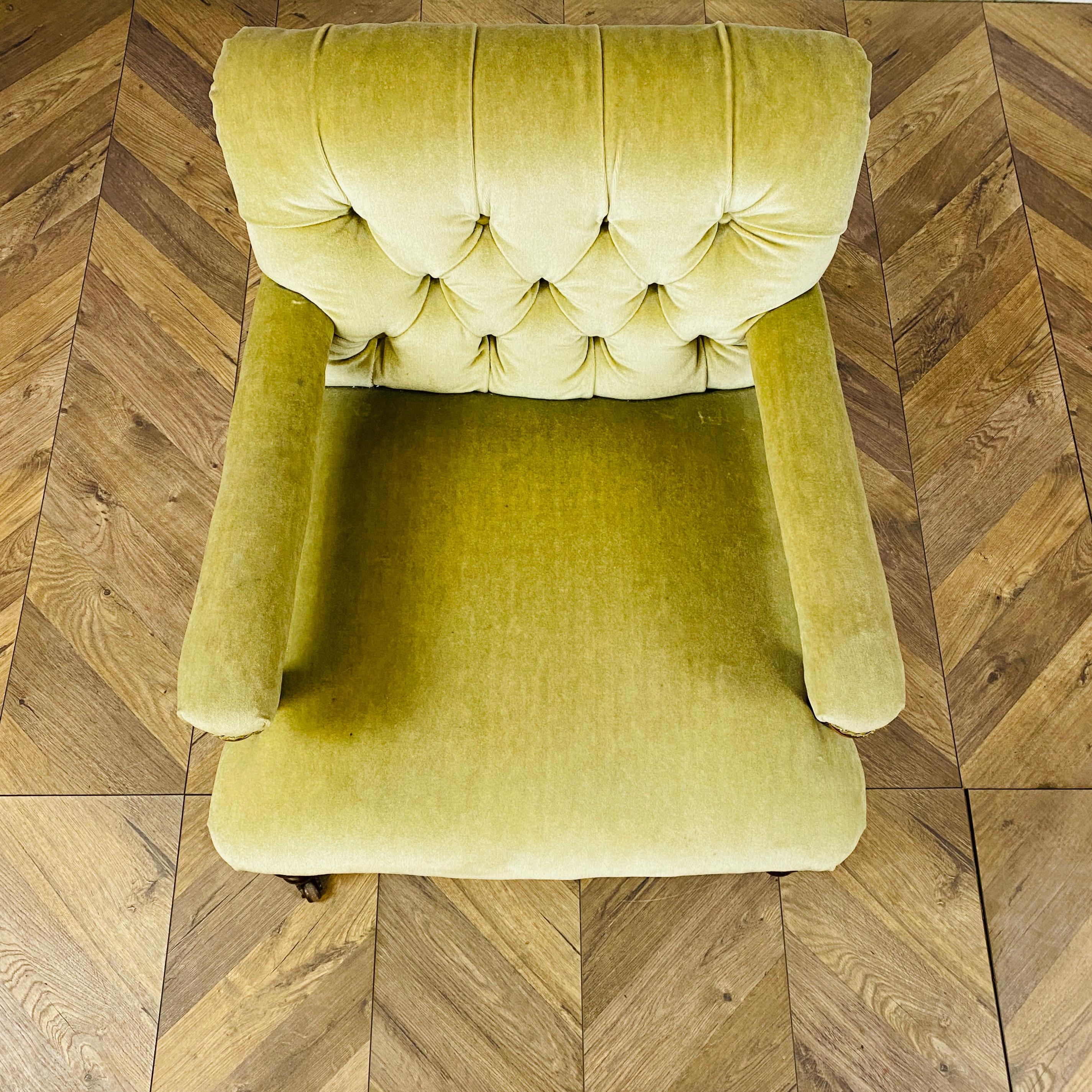 Antique English Small Button-Back Open Armchair on Brass Castors, 1890s 7