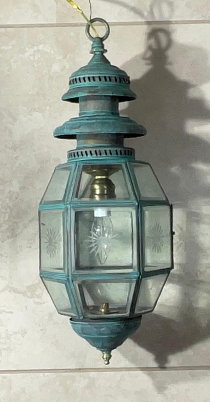 Antique English Solid Brass & Glass Starburst Hanging Lantern - Pendant In Good Condition For Sale In Delray Beach, FL