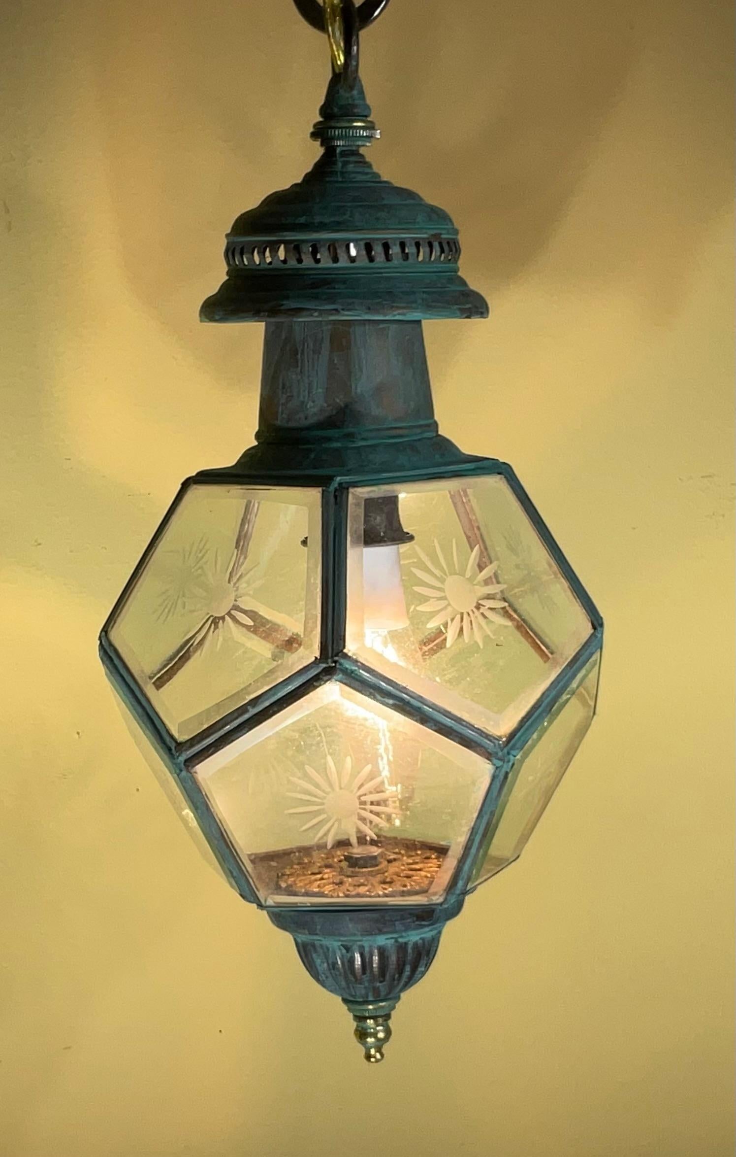 Antique English Solid Brass & Glass Starburst Hanging Lantern - Pendant In Good Condition For Sale In Delray Beach, FL