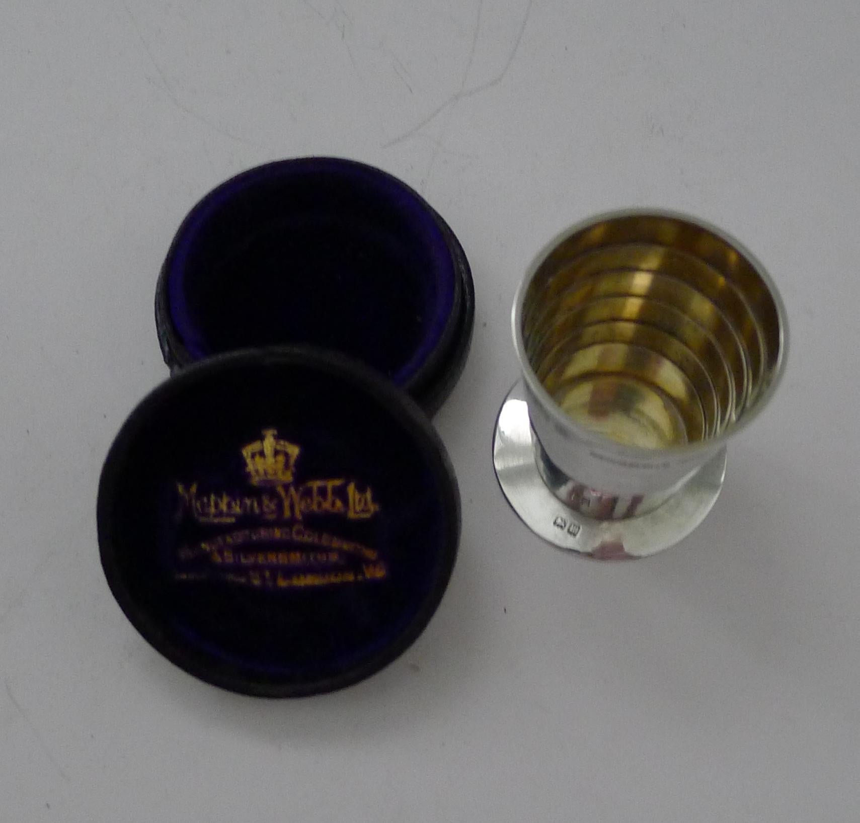Antiguo vaso plegable inglés de plata maciza / de ley en estuche en Bueno estado para la venta en Bath, GB