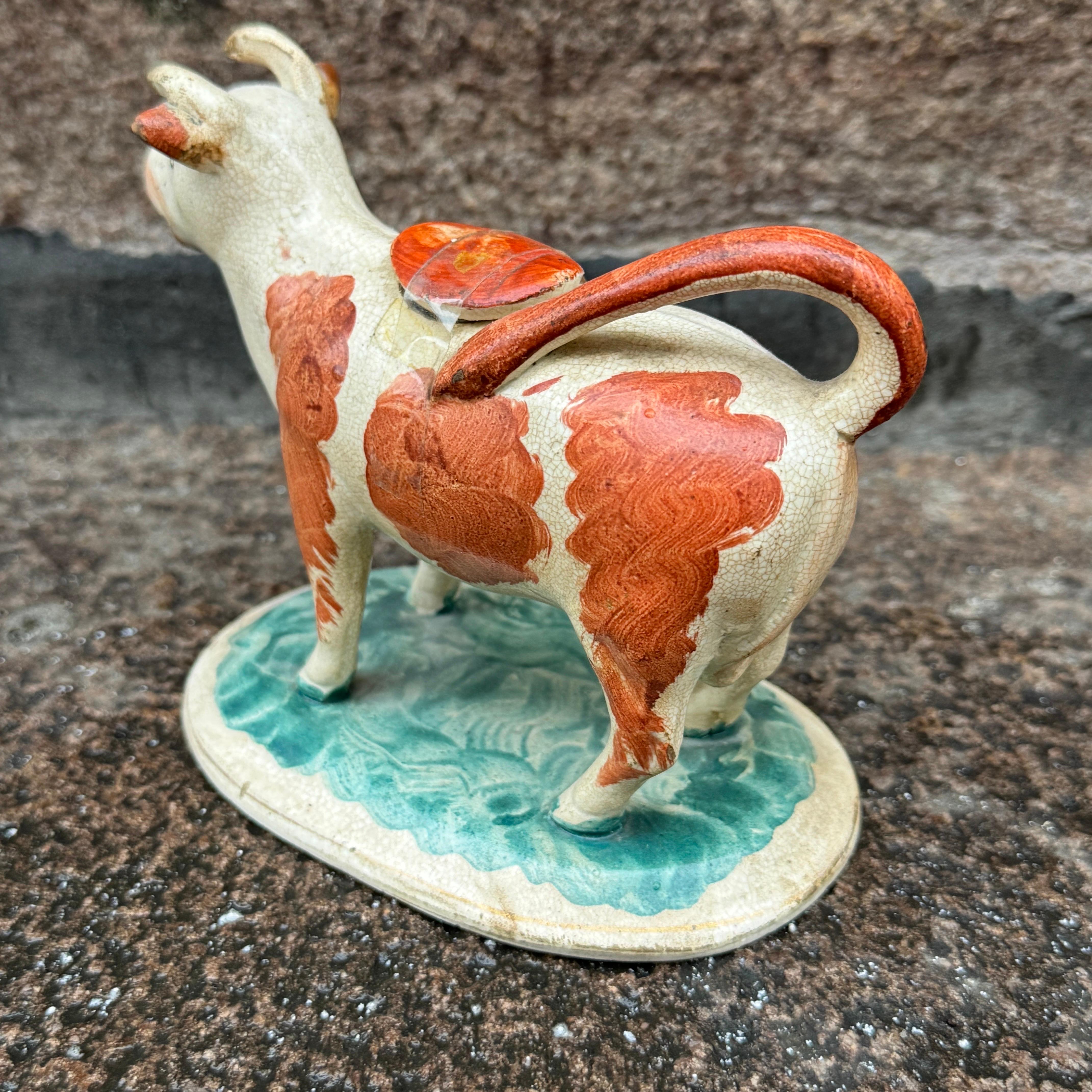 Cremera inglesa antigua de vaca y toro de Staffordshire, hacia 1840 Mediados del siglo XIX en venta