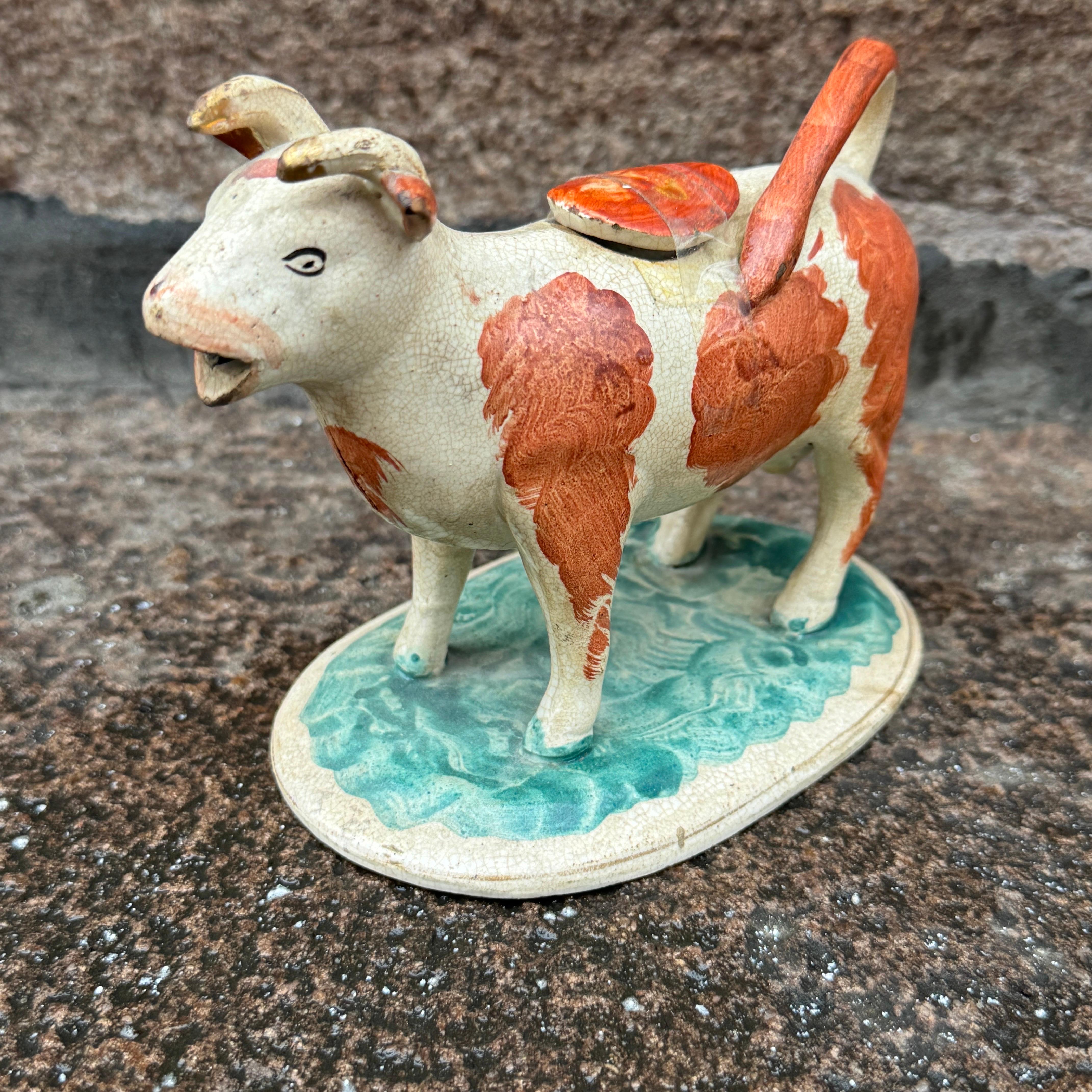 Cremera inglesa antigua de vaca y toro de Staffordshire, hacia 1840 Pintura en venta