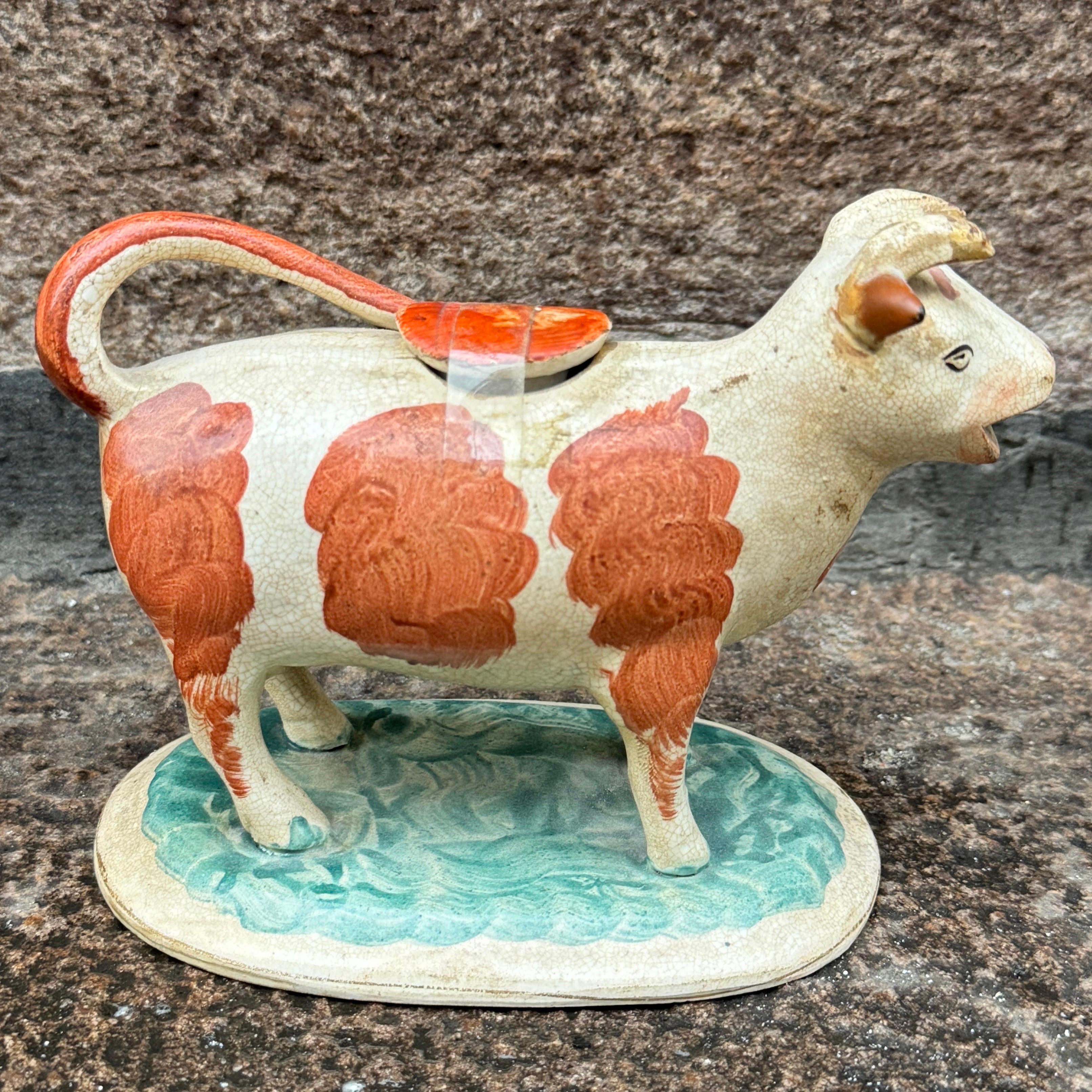 Cremera inglesa antigua de vaca y toro de Staffordshire, hacia 1840 en venta 1