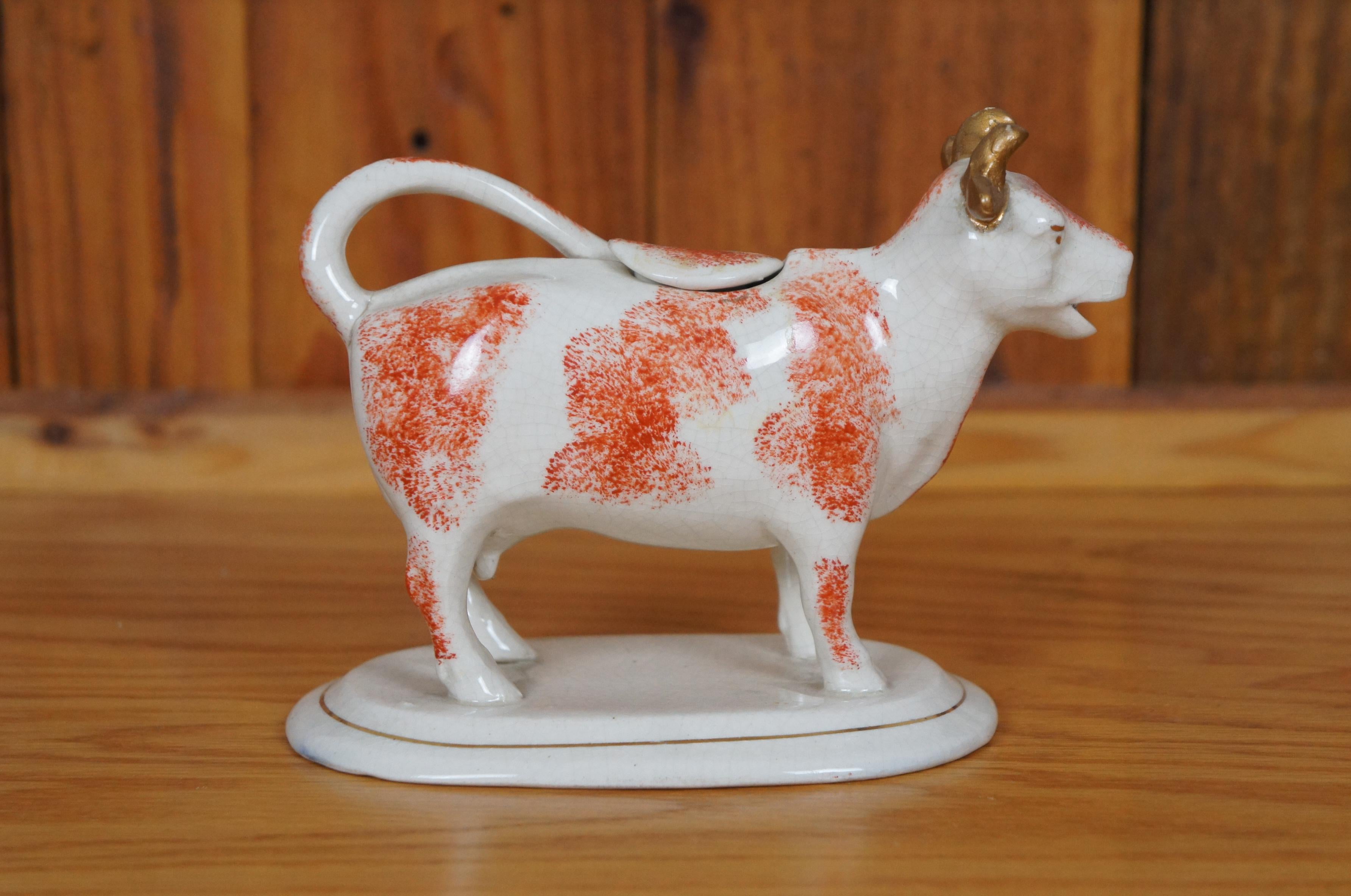 Antiker englischer Staffordshire-Porzellan-Würfelkrug mit roter und weißer Kuh und Stier, 7