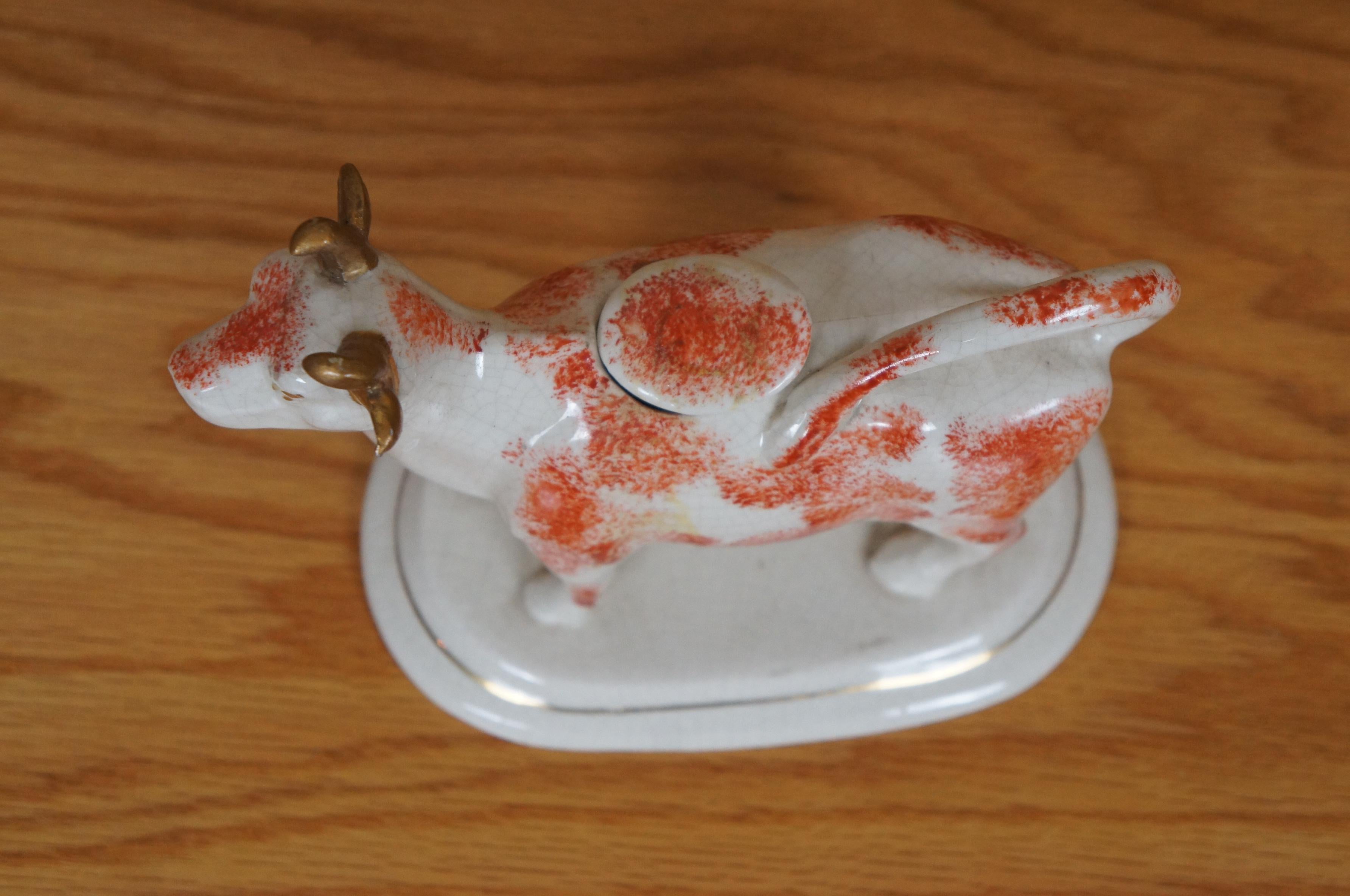 Antiker englischer Staffordshire-Porzellan-Würfelkrug mit roter und weißer Kuh und Stier, 7