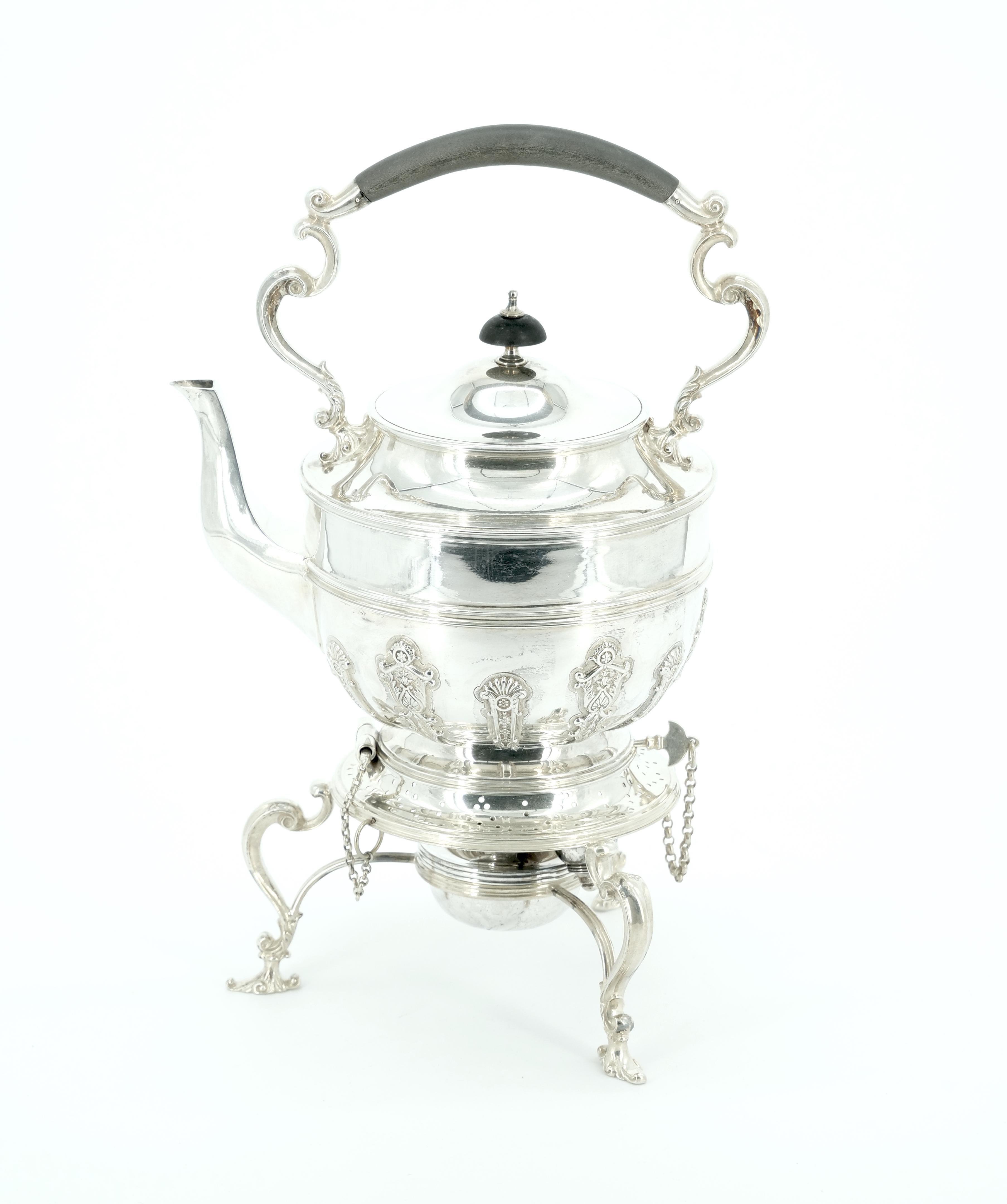 Servicio de té/café de 6 piezas en plata de ley inglesa antigua /Goldsmiths London siglo XIX en venta