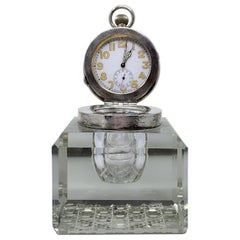 Antiguo tintero de reloj inglés de plata de ley y cristal tallado, circa 1910