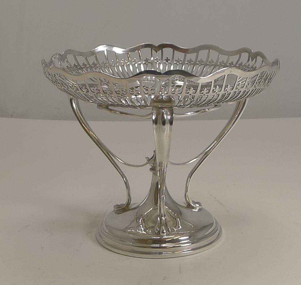 Antique English Sterling Silver Art Nouveau Reticulated Tazza / Bowl / Comport For Sale 7