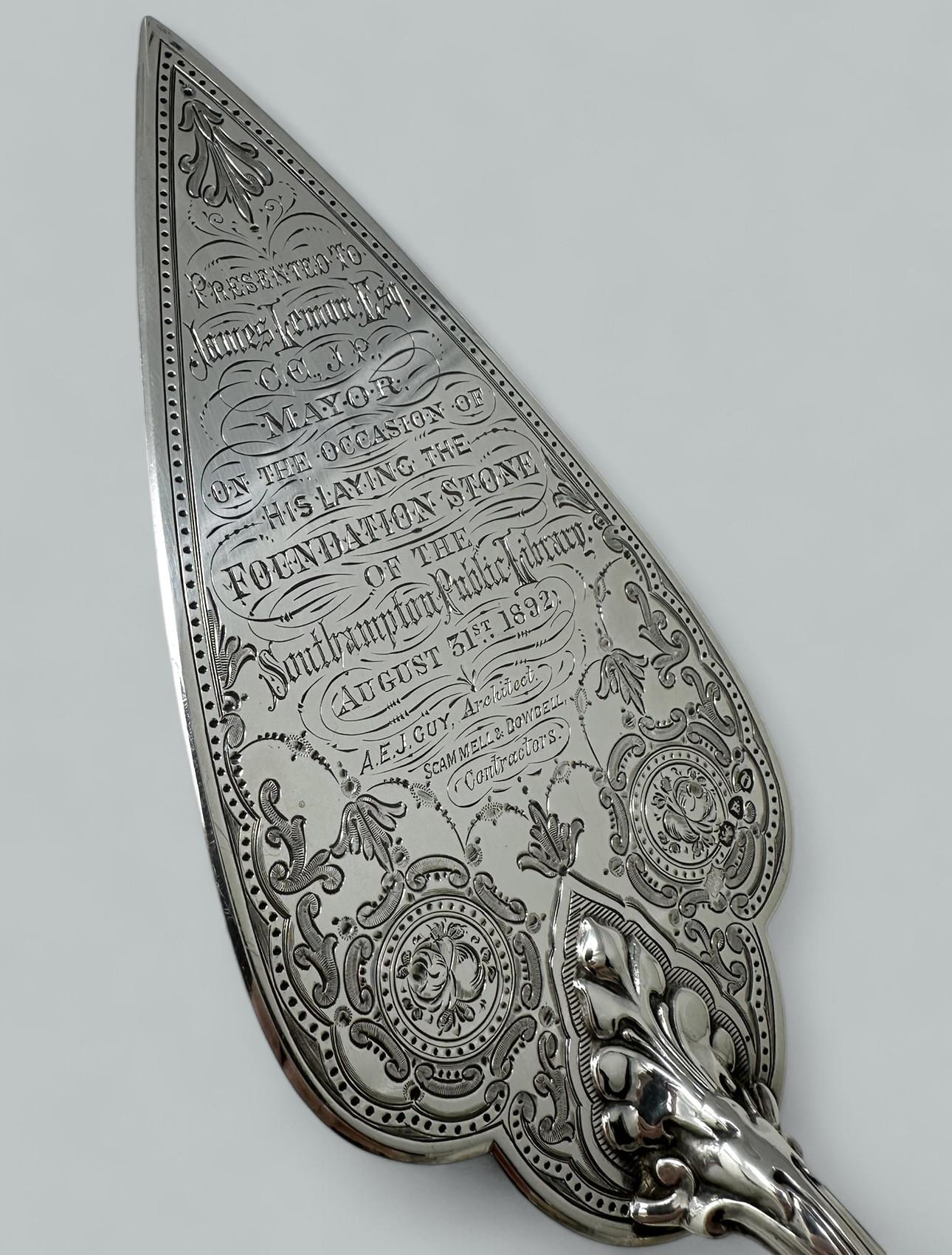 Paleta inglesa antigua de plata de ley para albañiles Mango de hueso Henry Wilkinson en Bueno estado para la venta en Dublin, Ireland