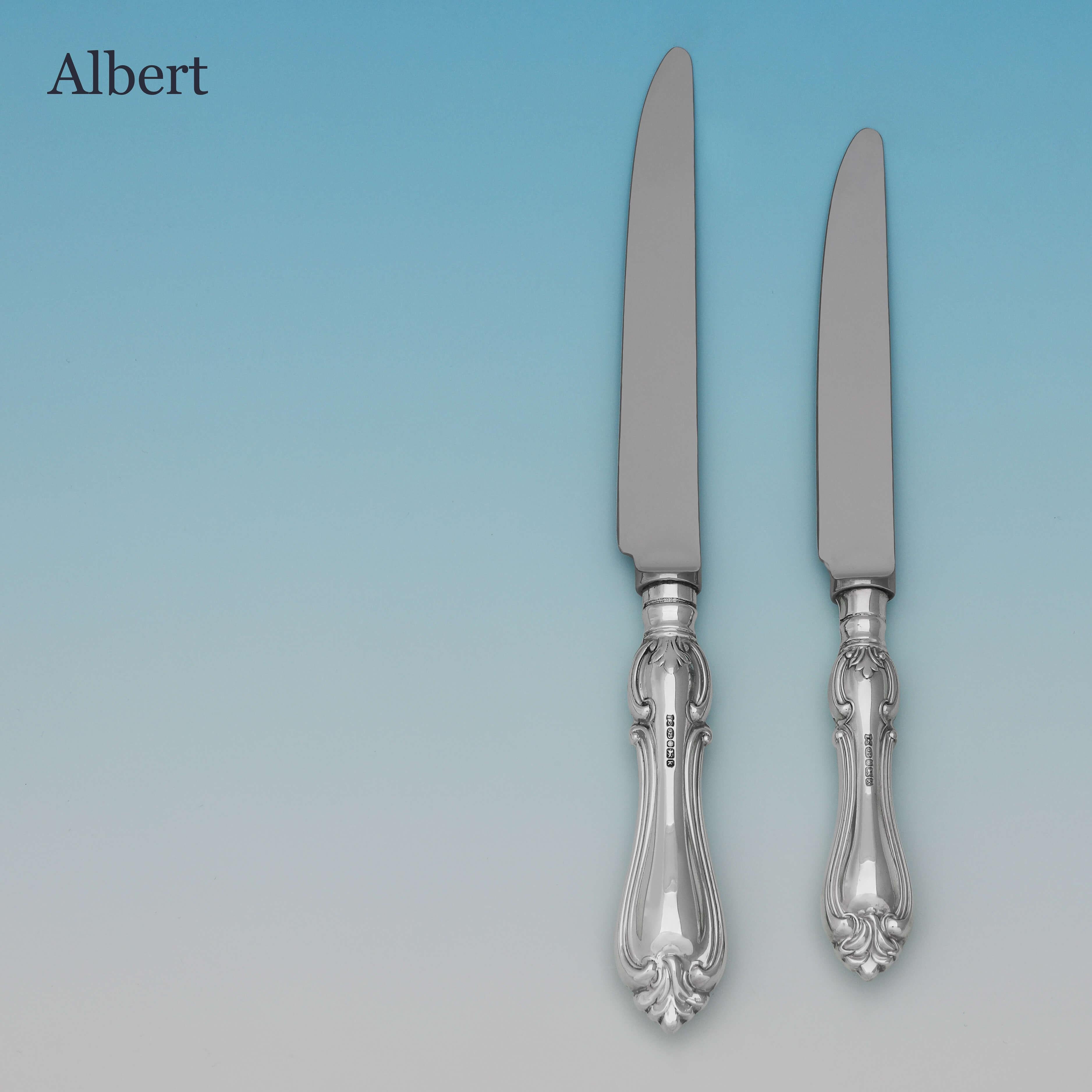 Antique English Sterling Silver Canteen of Cutlery / Flatware - Albert Pattern In Good Condition For Sale In London, London