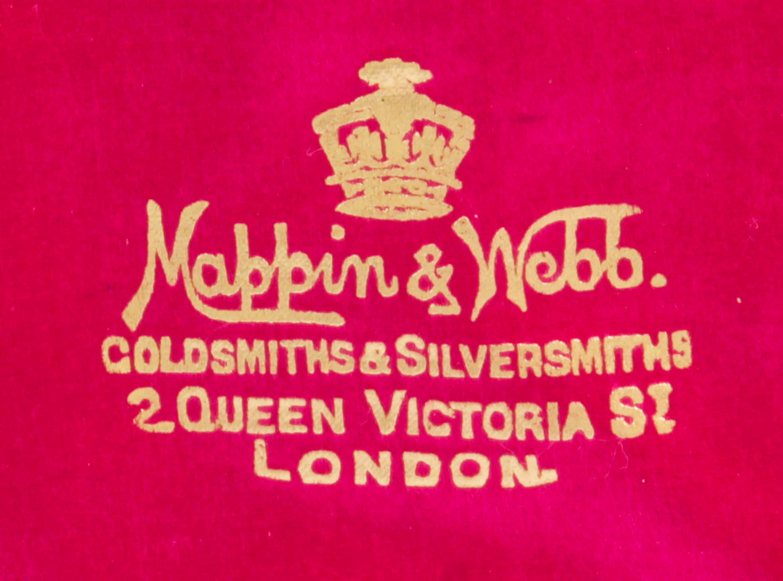 Anglais Épingle à cartes anglaise ancienne en argent sterling Mappin & Webb 1904 en vente