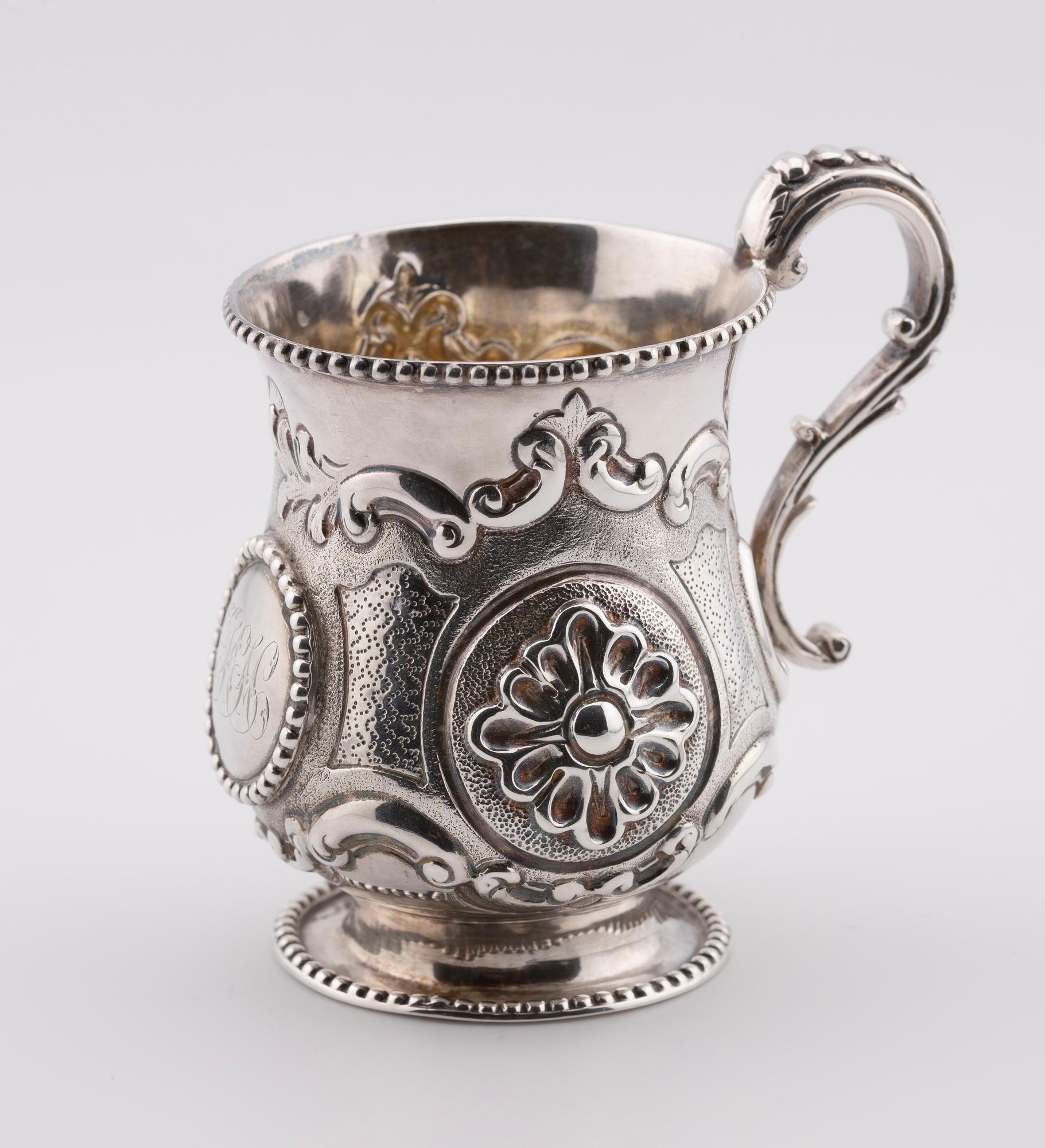 Vittoriano Antica tazza da battesimo inglese in argento sterling, 1858 in vendita