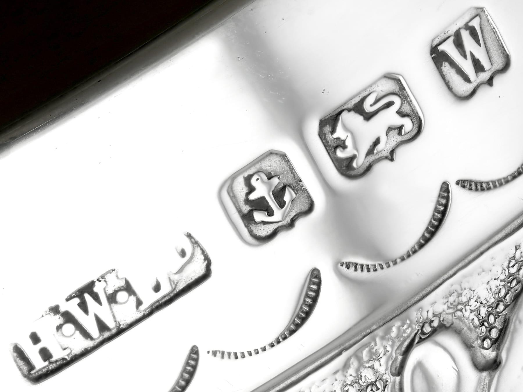 Antiker englischer Getränkekelch aus Sterlingsilber im Angebot 1