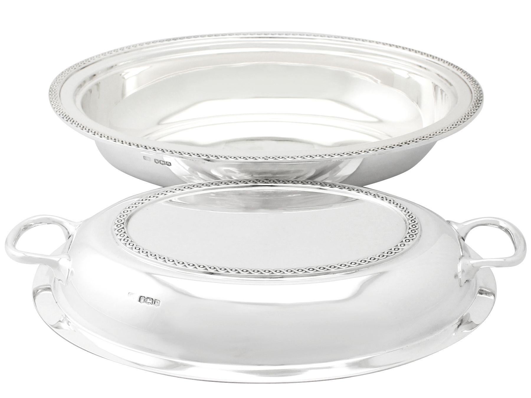 Antike englische Sterling Silber Entrée Dish (Mitte des 20. Jahrhunderts) im Angebot