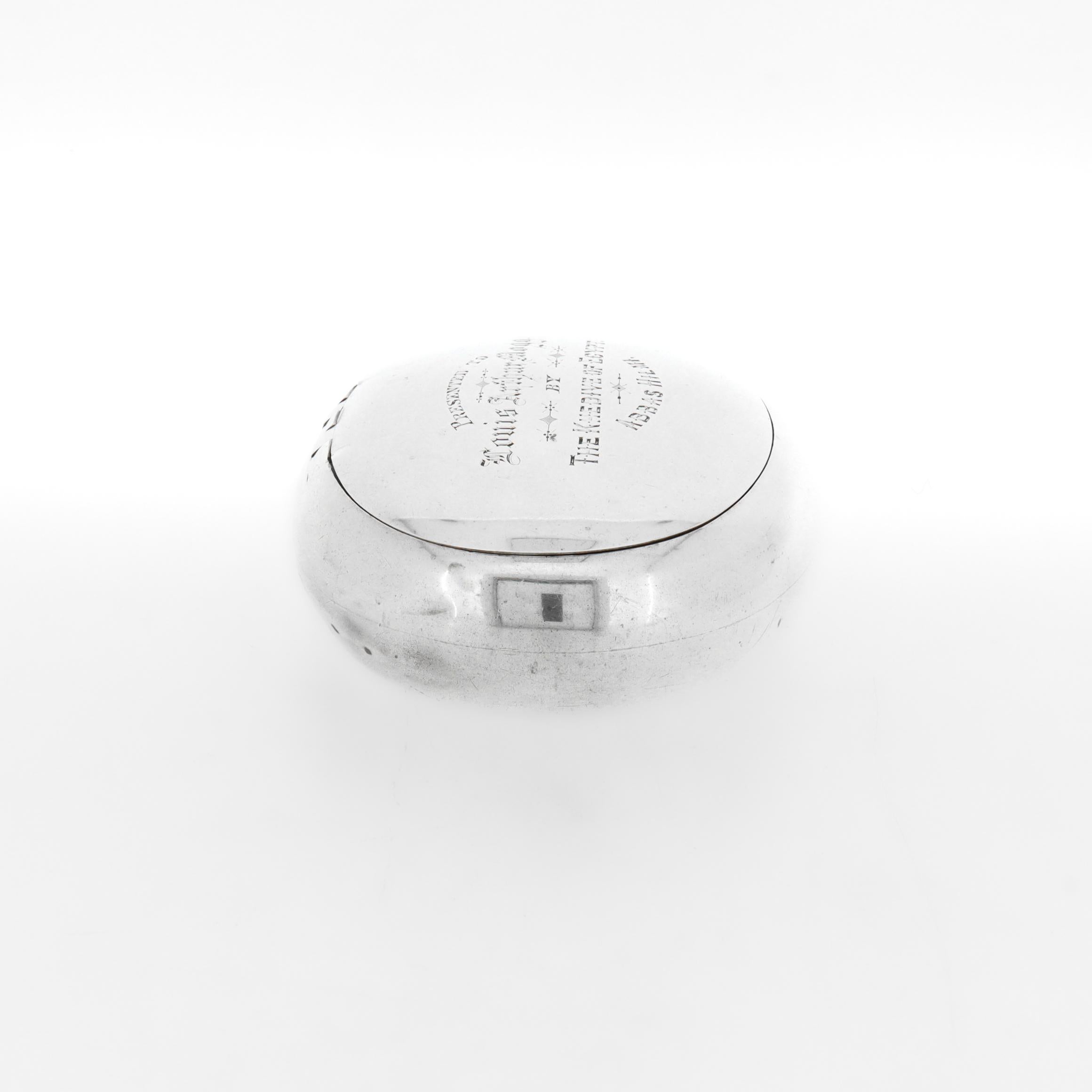 Antica scatola da regalo inglese in argento sterling commissionata da Kehdive Abbas Hilmi II in vendita 2