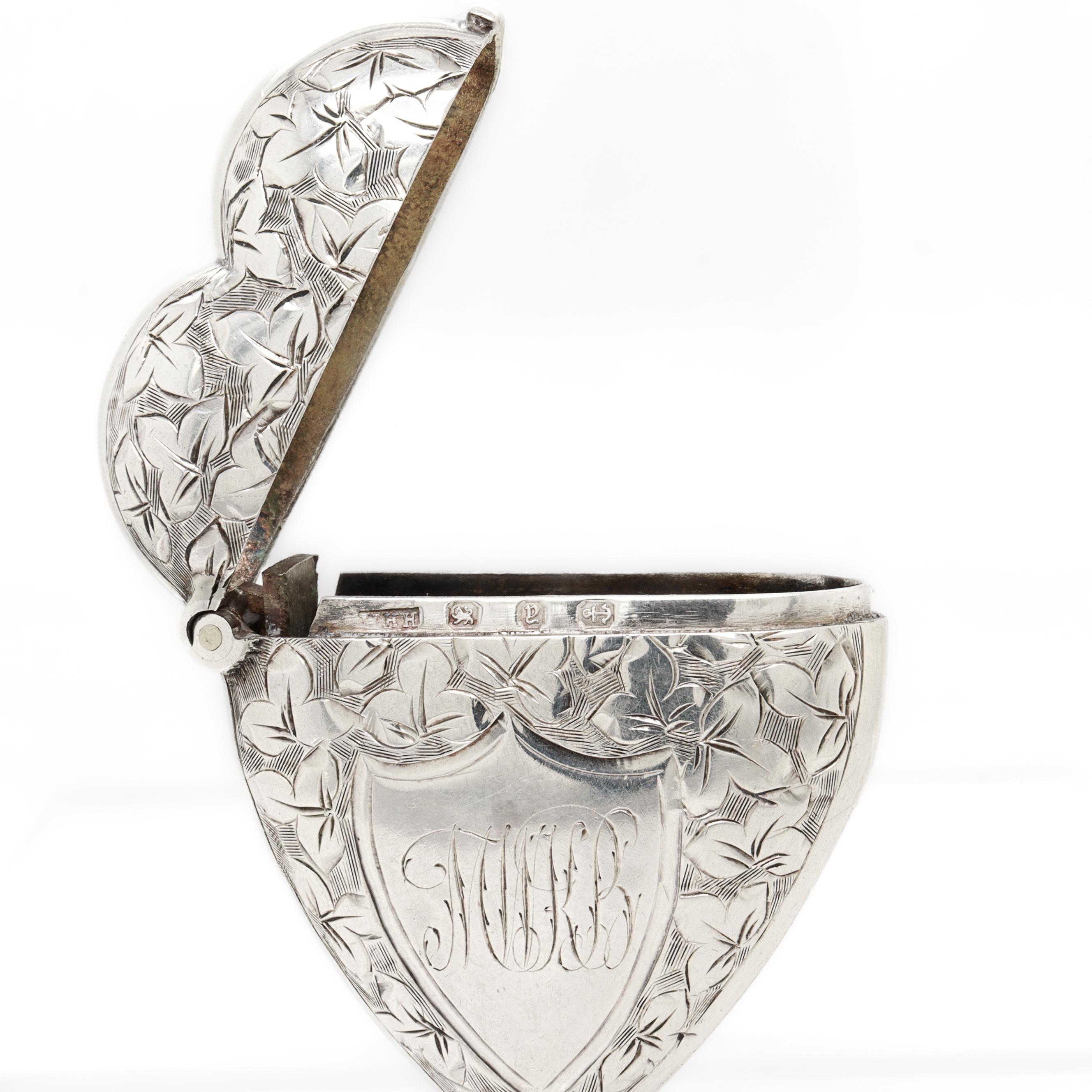 Antica cassaforte inglese a cuore in argento sterling / Vesta di William Hair Haseler in vendita 9