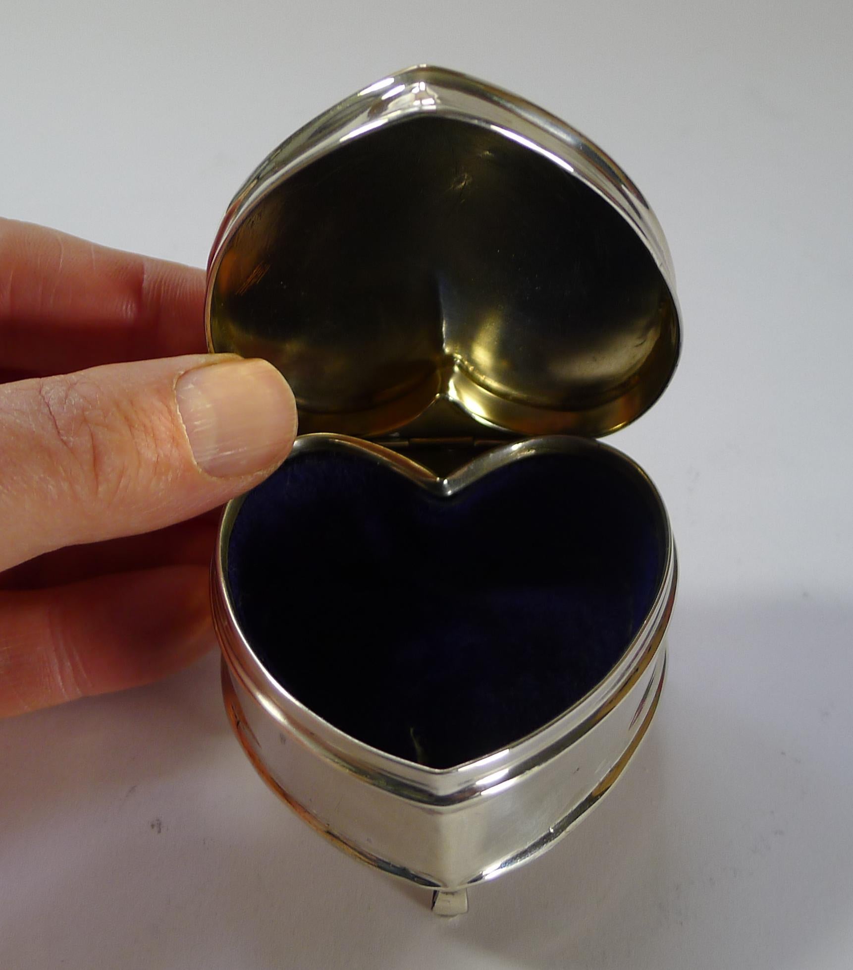 Antique English Sterling Silver Heart Shaped Trinket / Ring Box, 1911 3
