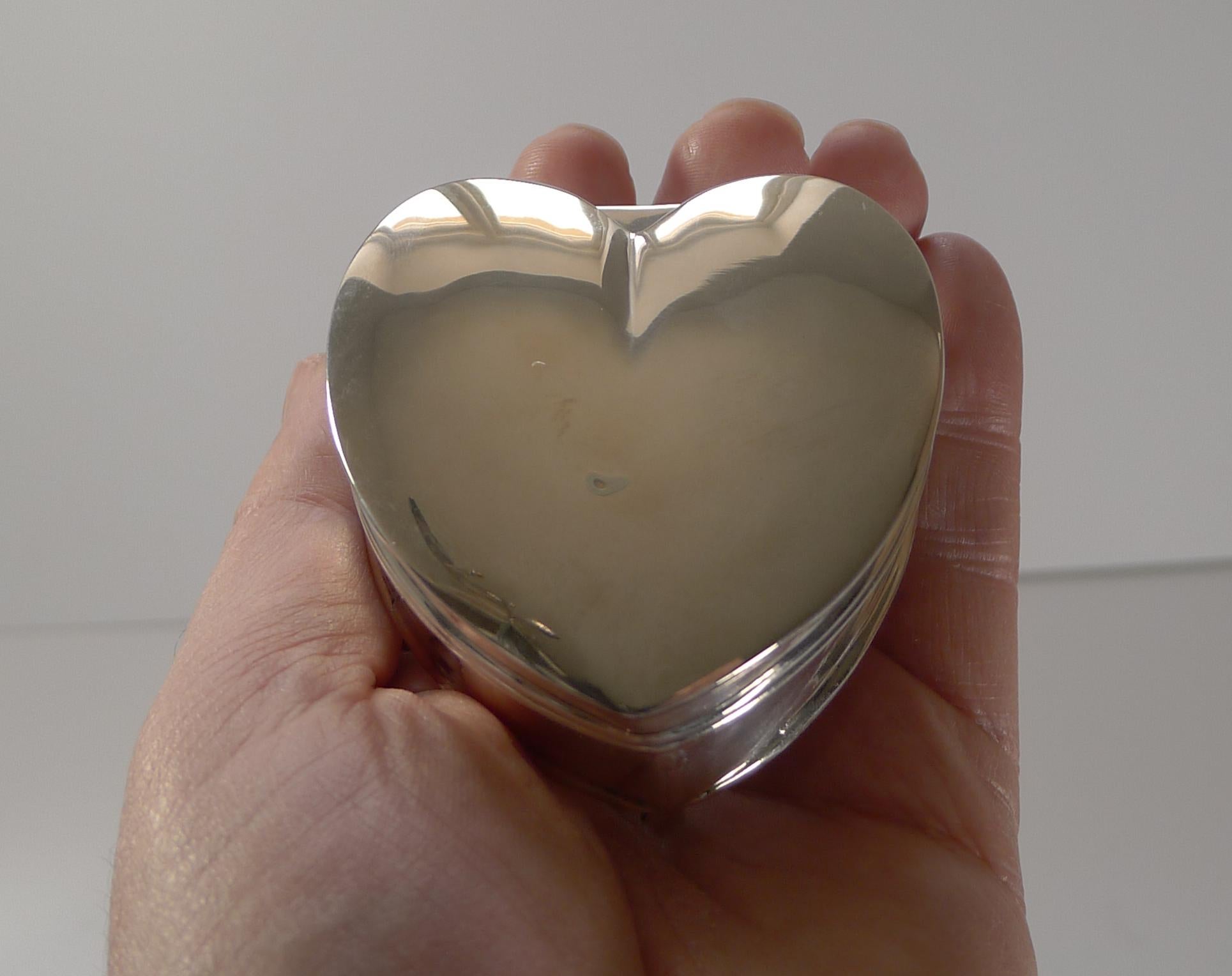Antique English Sterling Silver Heart Shaped Trinket / Ring Box, 1911 4