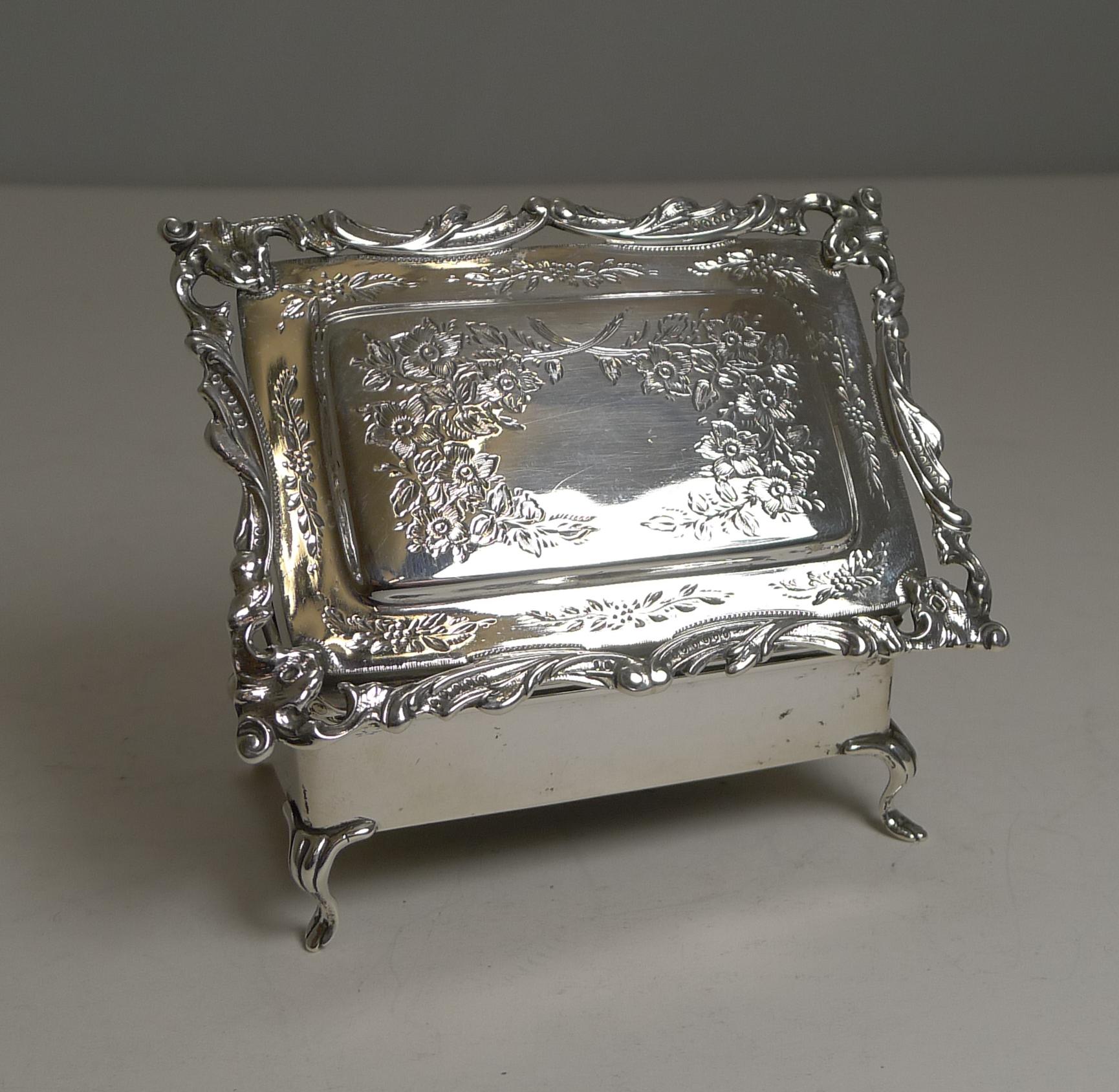 Antique English Sterling Silver Jewelry / Ring Box, 1906 2