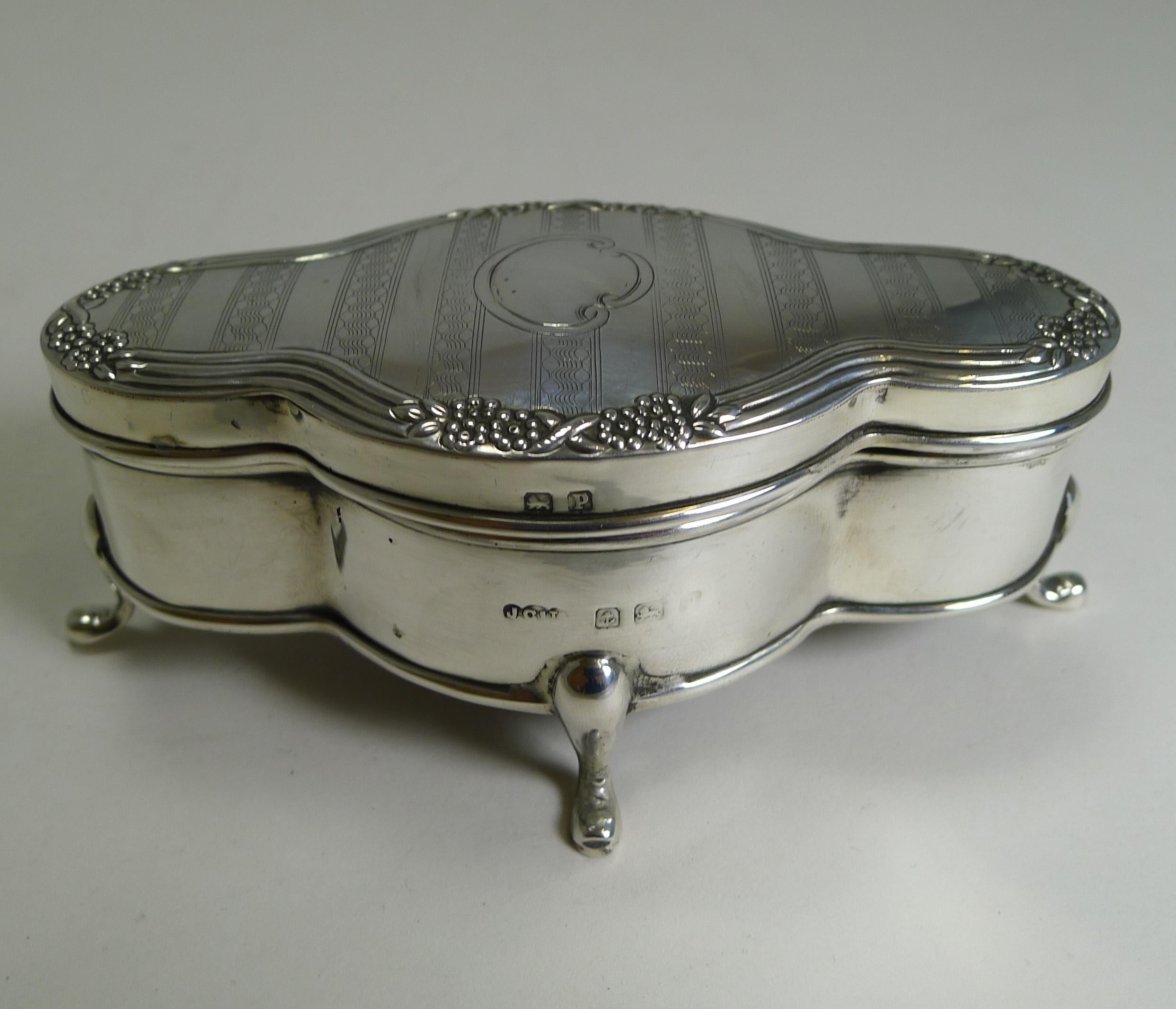Antique English Sterling Silver Jewelry or Ring Box, 1914 4