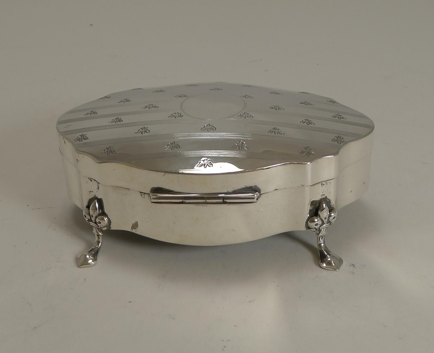 Early 20th Century Antique English Sterling Silver Jewelry / Ring Box - Fleur-de-Lys