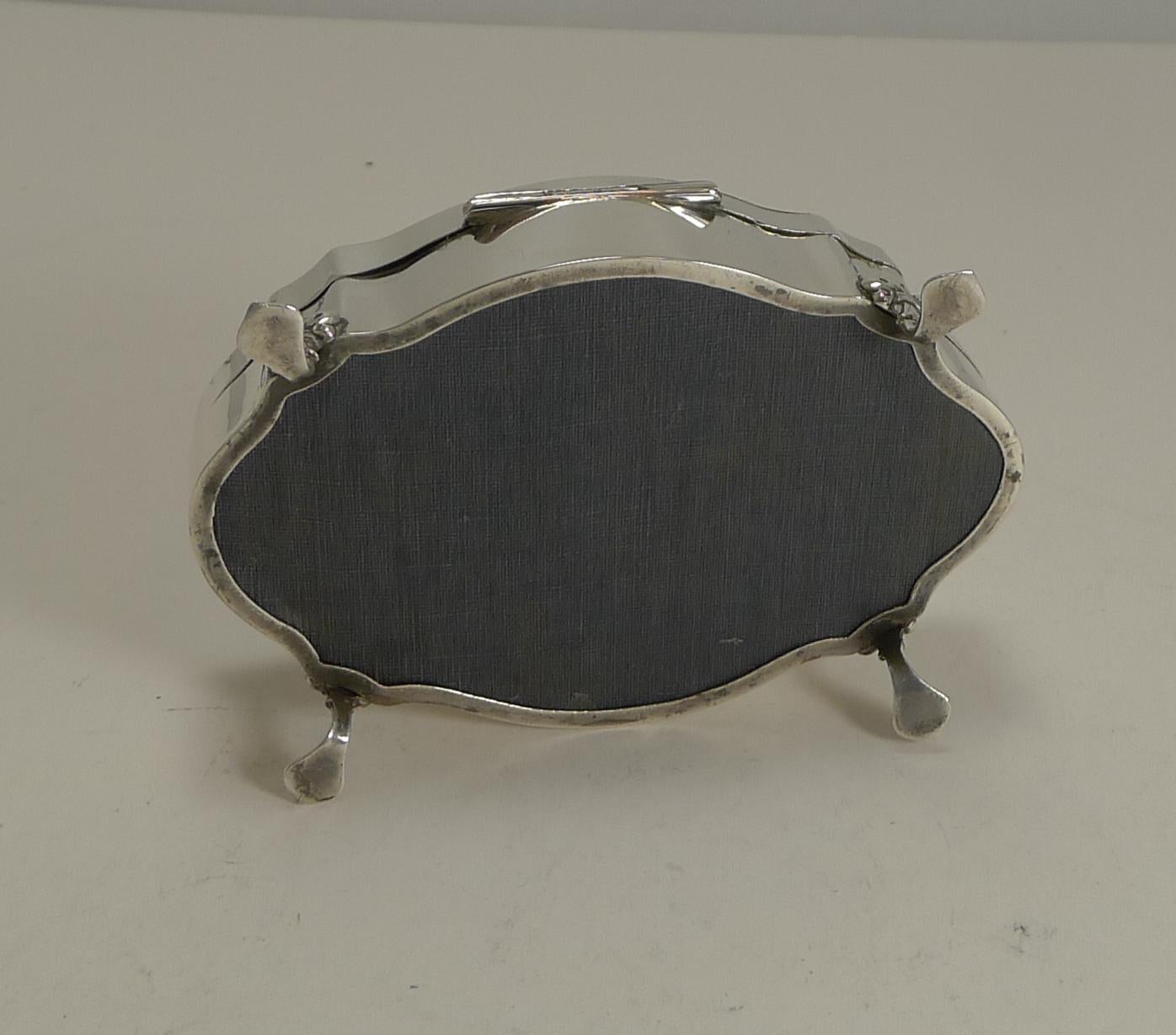Antique English Sterling Silver Jewelry / Ring Box - Fleur-de-Lys 1