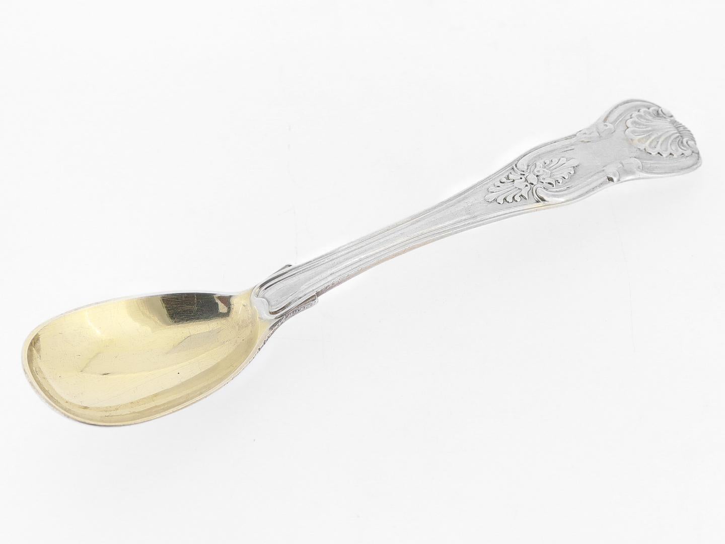  A fine antique English mustard spoon.

In sterling silver.

By William Chawner II or London.

In the Kings pattern.

Each with light gilding to the bowl.

Fully hallmarked to the reverse for sterling silver, London, WC for William Chawner II, and