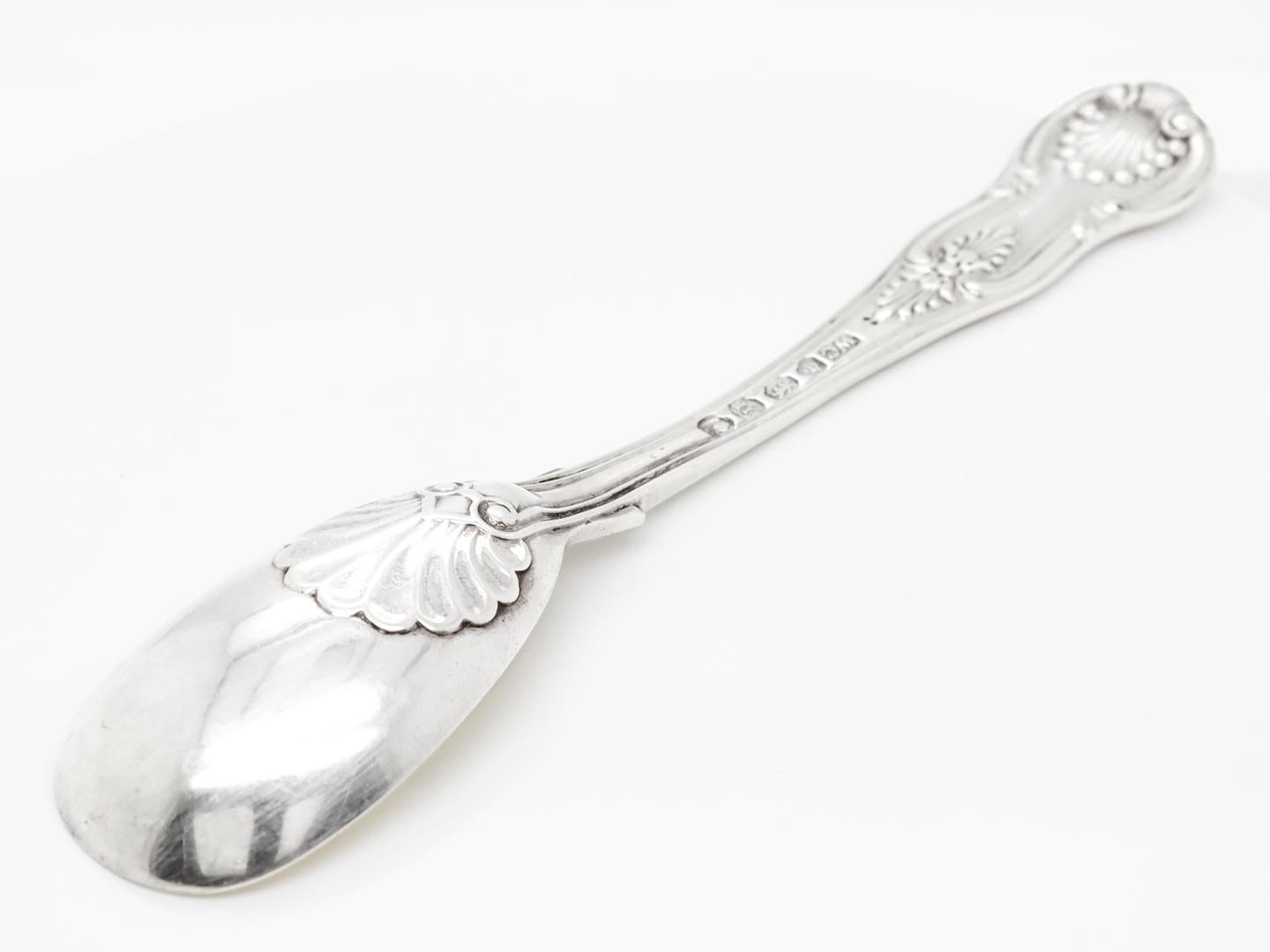 Antique English Sterling Silver Kings Mustard Spoon by William Chawner II In Good Condition For Sale In Philadelphia, PA