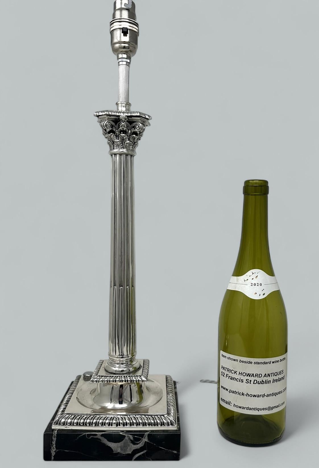 Antike englische Sterling Silber Marmor korinthische Säule Tischlampe im Angebot 4