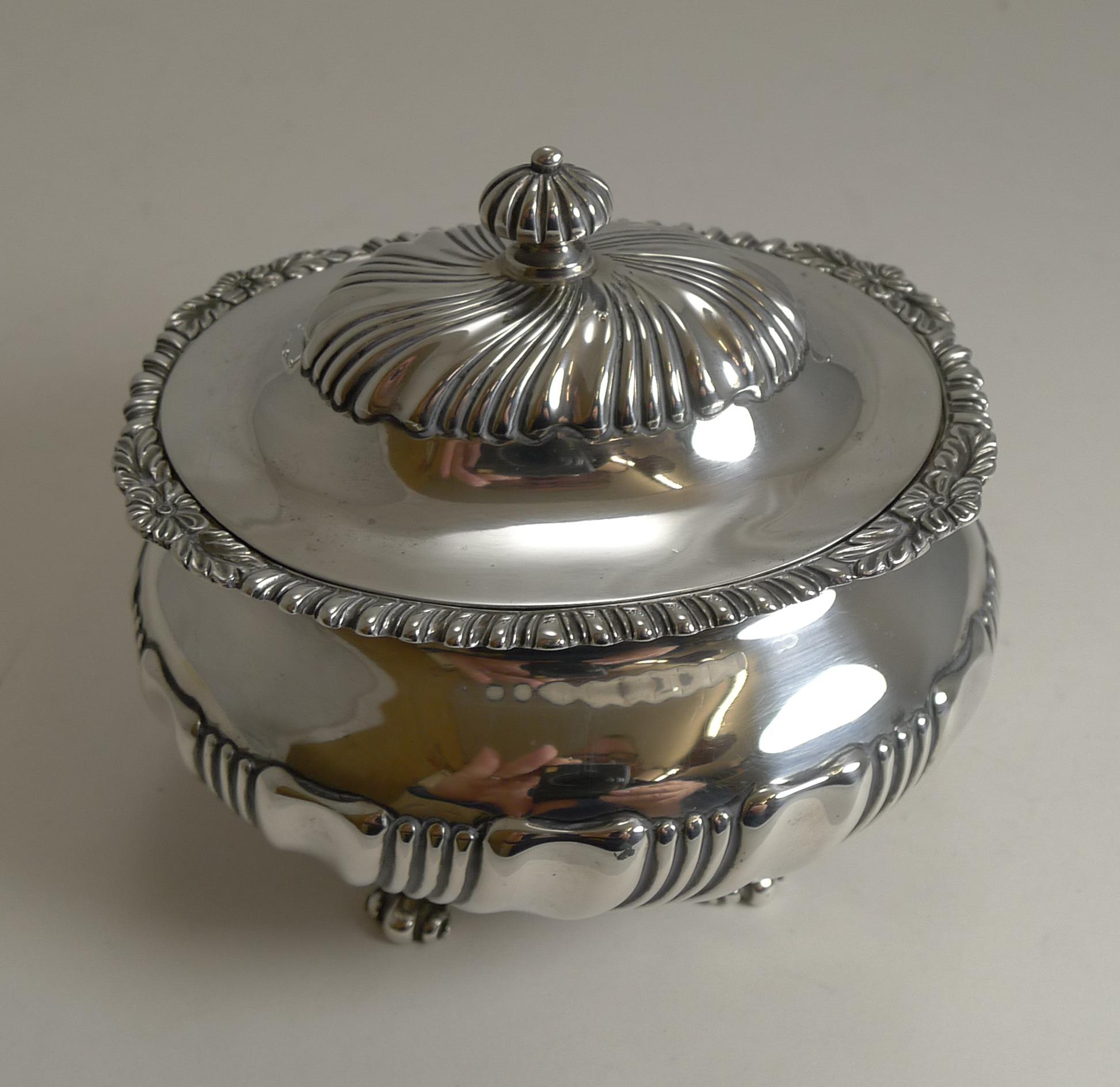Antique English Sterling Silver Tea Caddy, London, 1909 2