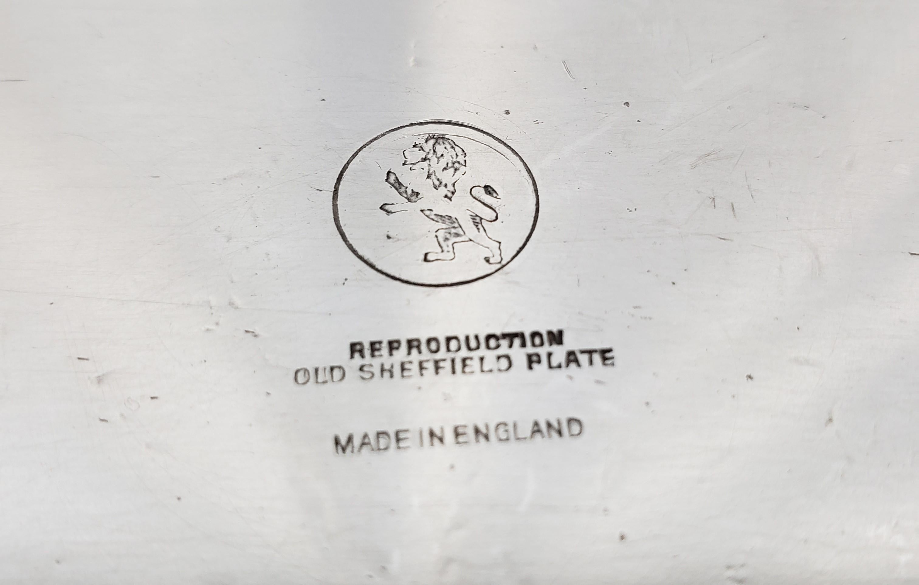 Antikes englisches Sterlingsilber-Teeservice-Set auf riesigem versilbertem Serviertablett im Angebot 8