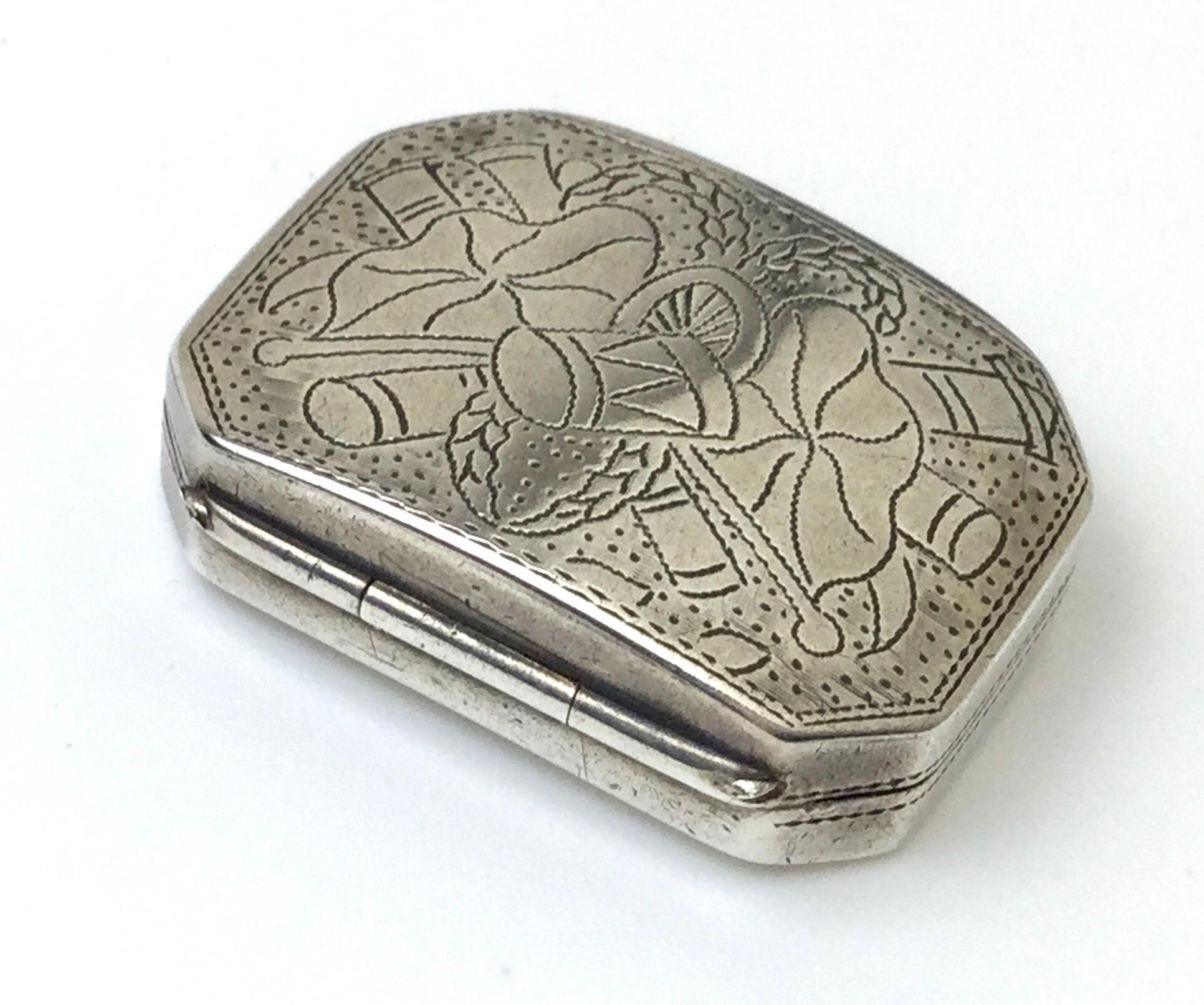 Regency Antique English Sterling Silver Vinaigrette, Birmingham, 1814 For Sale