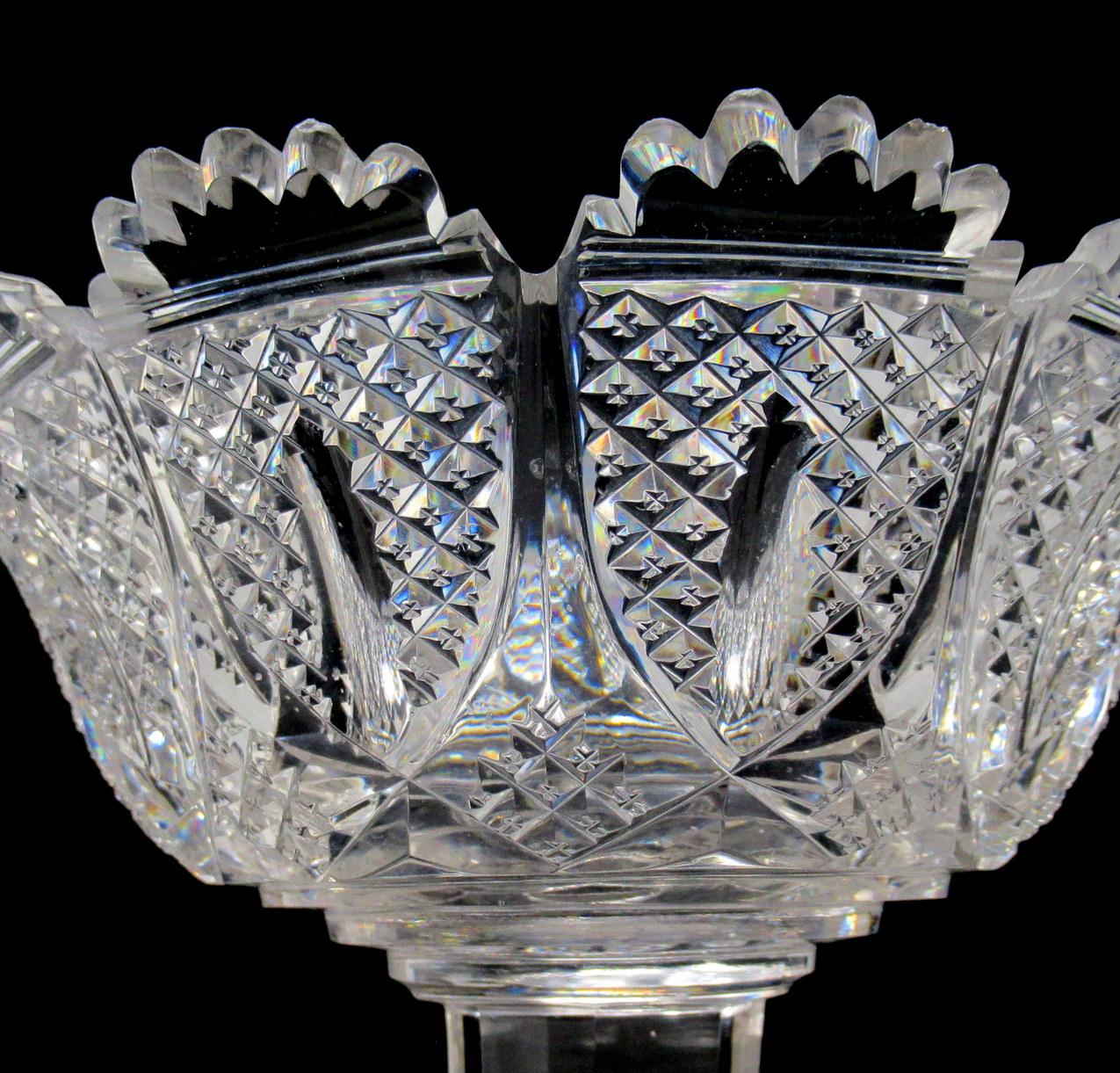 Antique English Stuart Crystal Hand Cut Glass Bowl Victorian Centerpiece Bowl In Good Condition In Dublin, Ireland